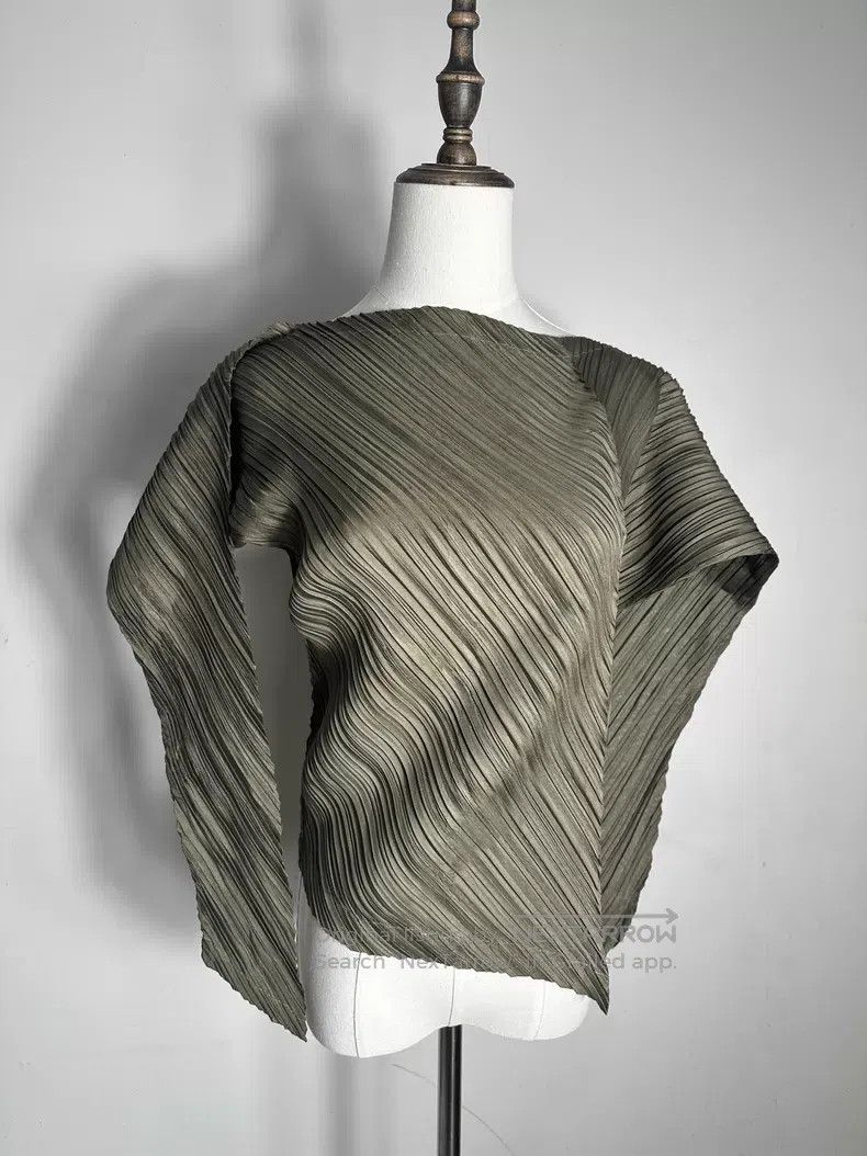 Issey Miyake Issey Miyake Classic Irregular Shaped Top Size M / US 6-8 / IT 42-44 - 1 Thumbnail