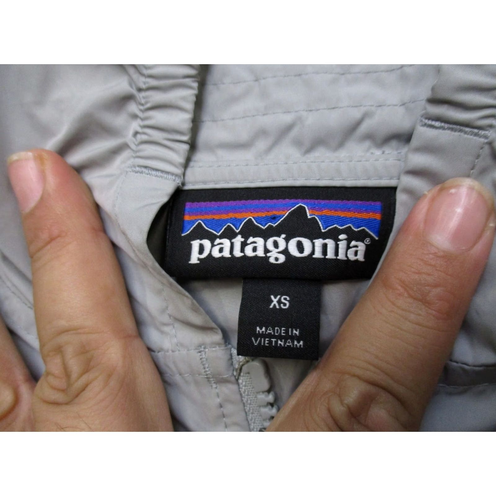 Patagonia Patagonia Jacket Womens XS Gray Meriweather Hoody Windbreaker Waterproof Zip Taped Seams Lightweight Hiking Medium-Length Rain Shell Size XS / US 0-2 / IT 36-38 - 7 Thumbnail