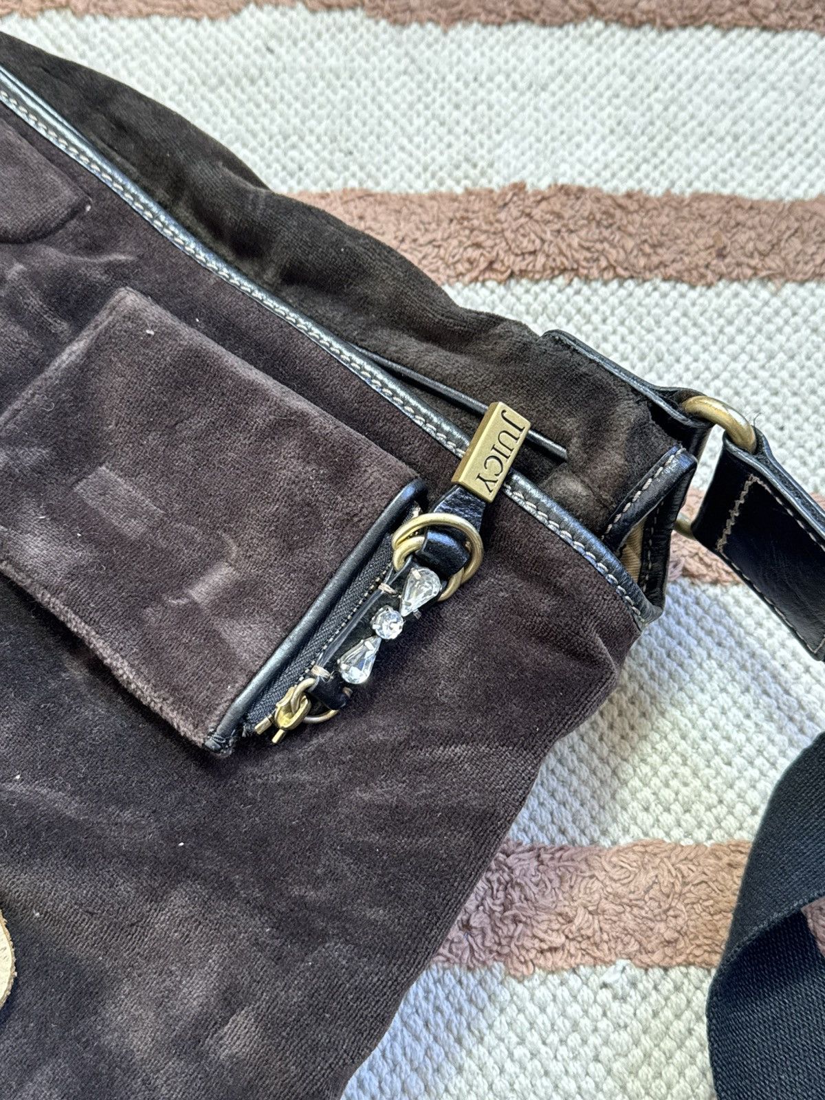 Juicy Couture × Vintage VINTAGE JUICY COUTURE 2000s LAPTOP CROSSBODY BAG Size ONE SIZE - 7 Thumbnail