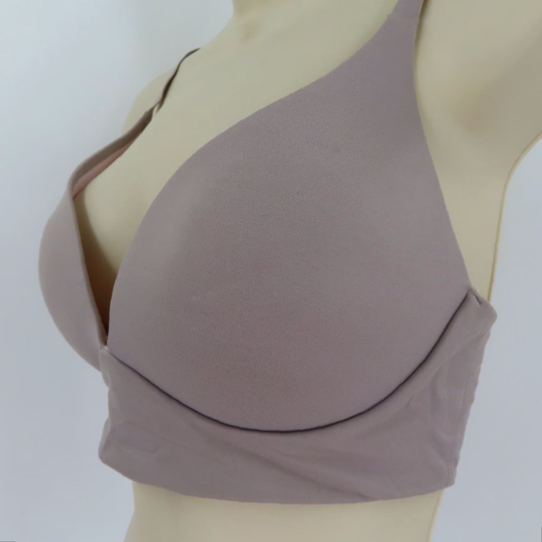 Victoria's Secret Victoria's Secret Bra 32DD Lightly Lined Plunge Underwire Women Shirt? Size ONE SIZE - 4 Thumbnail