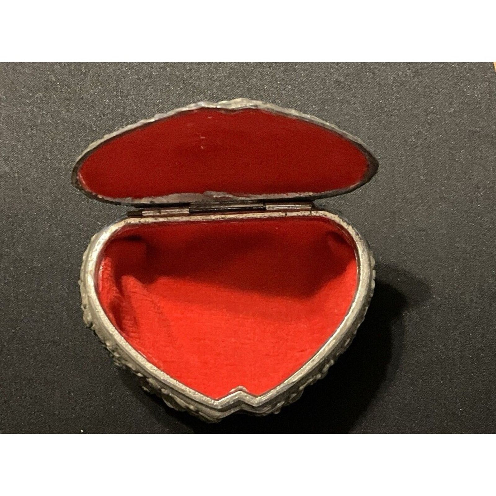 Other Vintage Heart Shaped W/ Roses Jewlery Box Red Velvet Size ONE SIZE - 3 Thumbnail