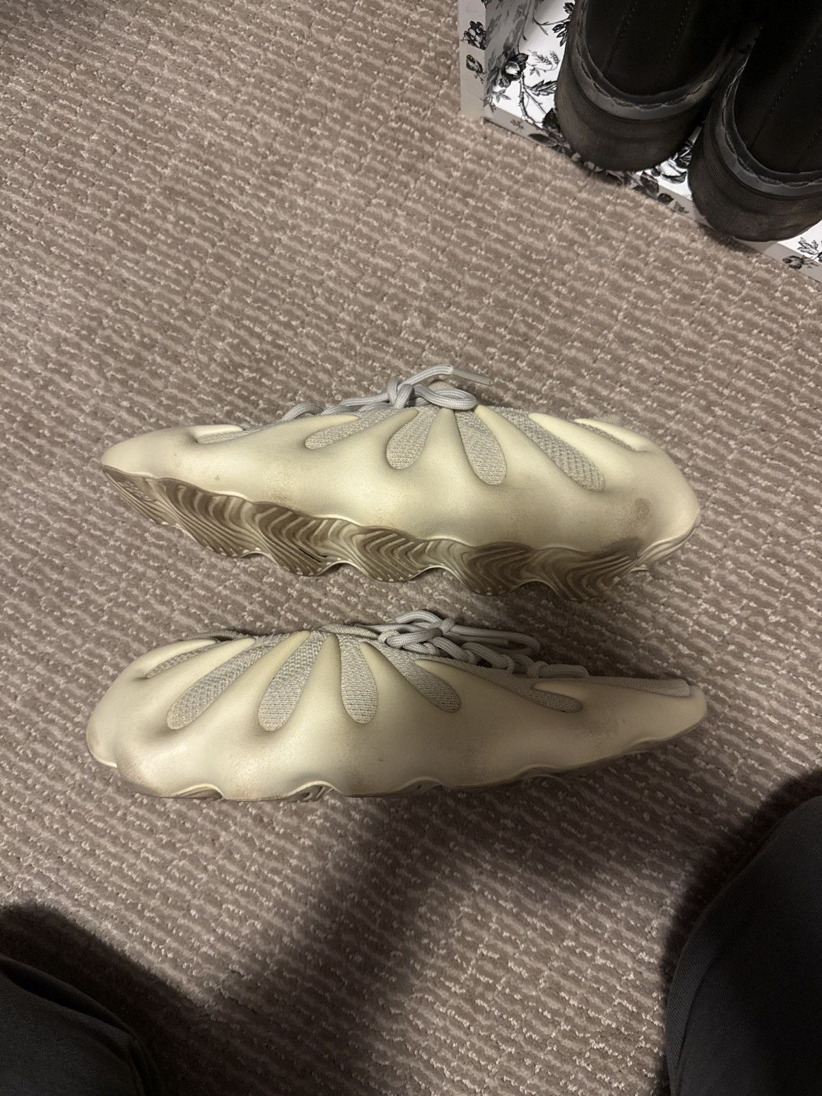 Adidas Yeezy 450 Cloud White size 10 Size US 10 / EU 43 - 6 Thumbnail