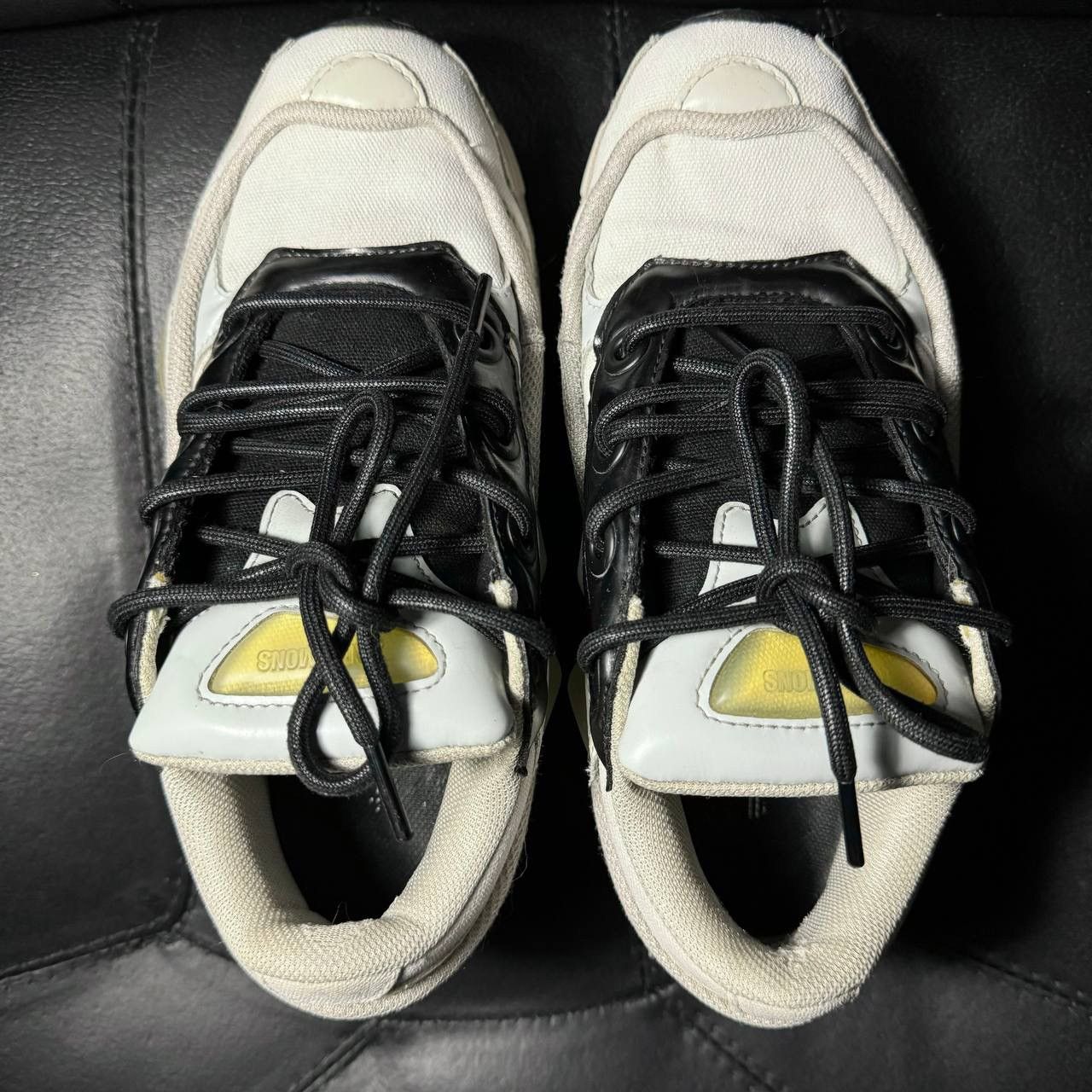 Adidas × Raf Simons Adidas Raf Simons Ozweego cream white Size US 6 / IT 36 - 9 Thumbnail