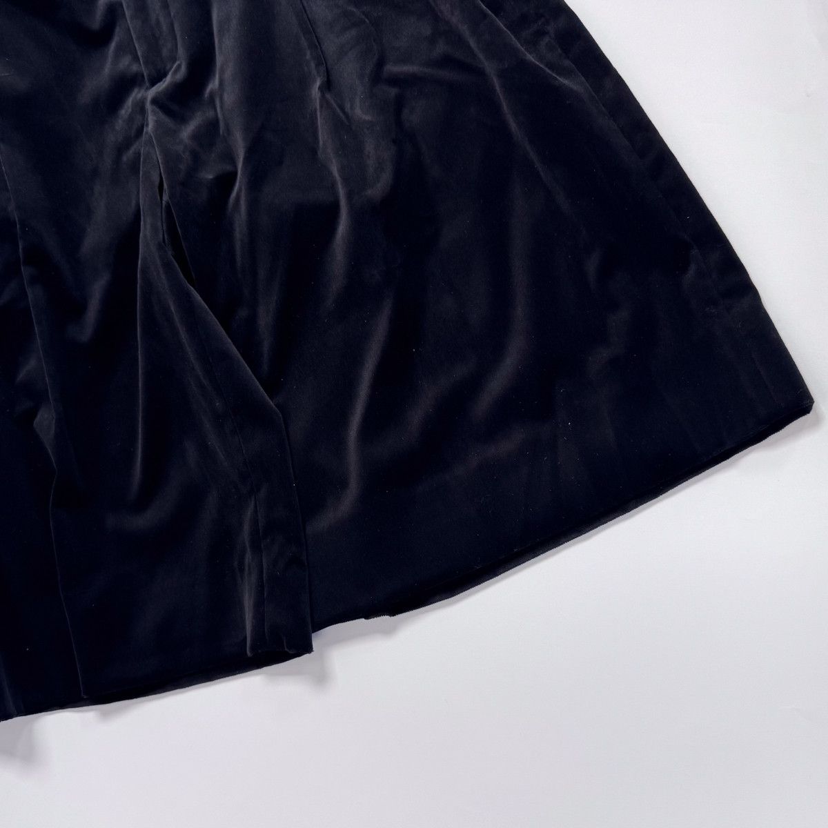 Gucci GUCCI 21ss velvet 2tuck short pants Size US 30 / EU 46 - 4 Thumbnail