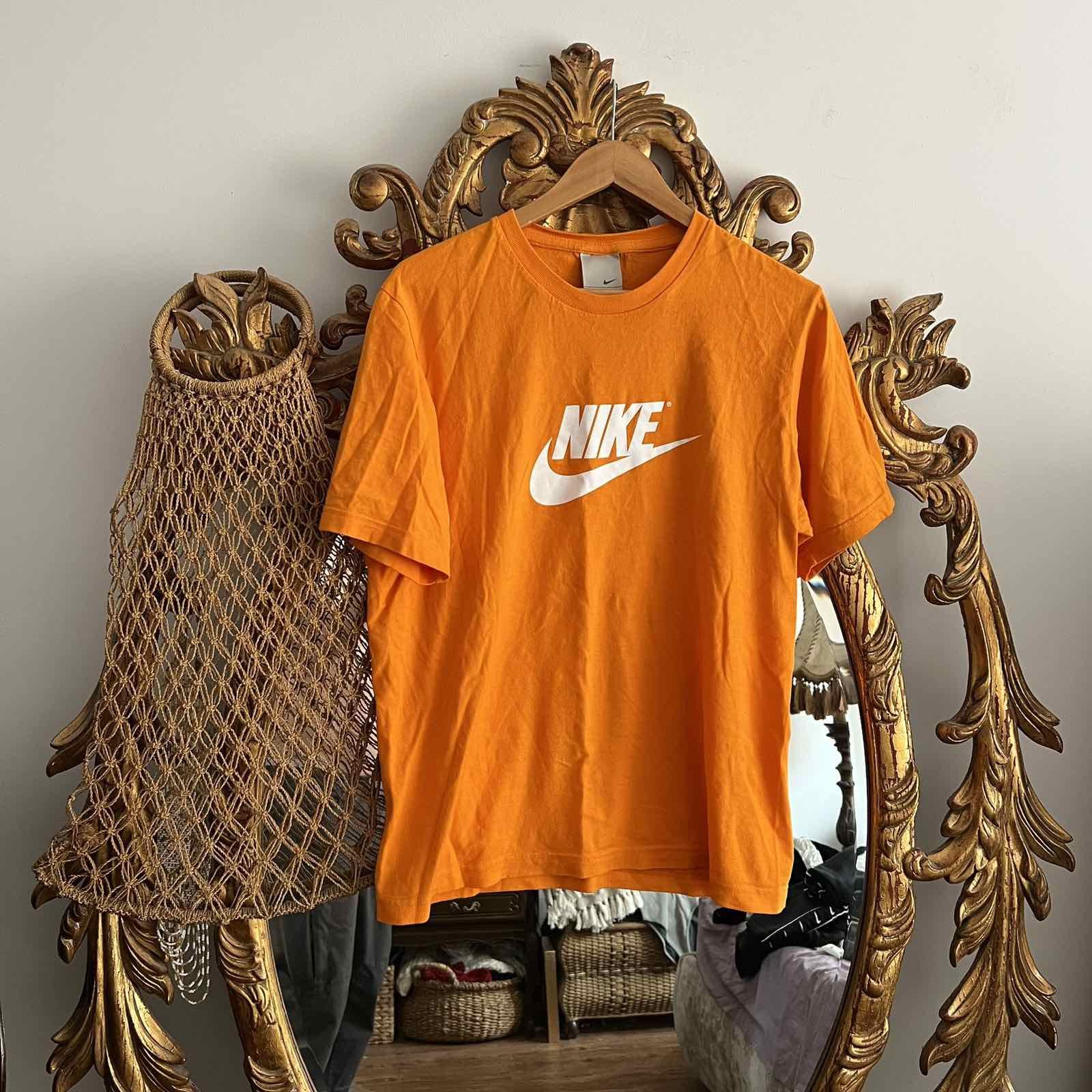 Nike × Vintage Nike Tshirt Vintage 90s Y2K Center logo Swoosh Sz M Size US M / EU 48-50 / 2 - 1 Thumbnail