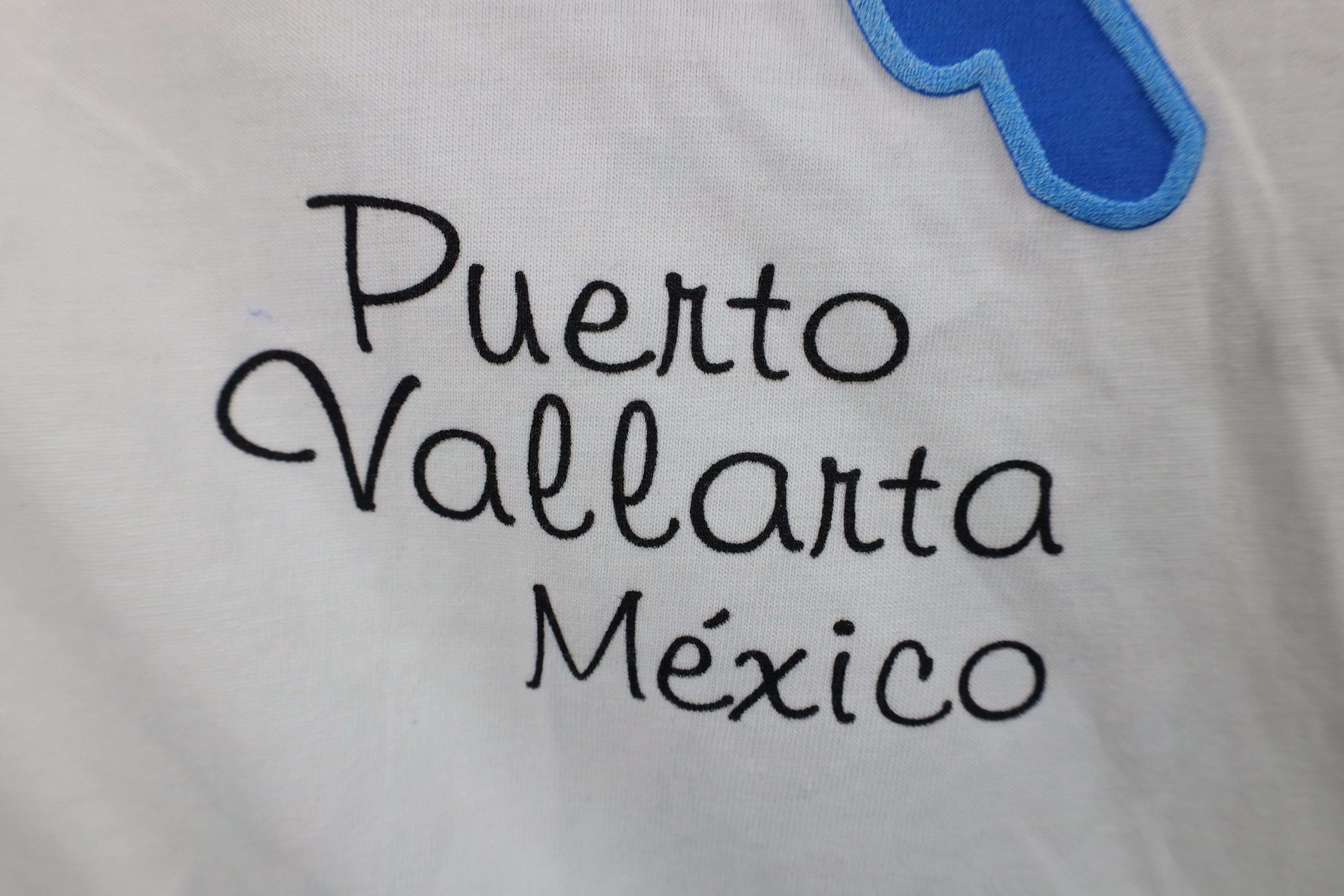 Vintage Vintage 90s Streetwear Mexico Parrot Flower Beach T-Shirt Size ONE SIZE - 5 Thumbnail