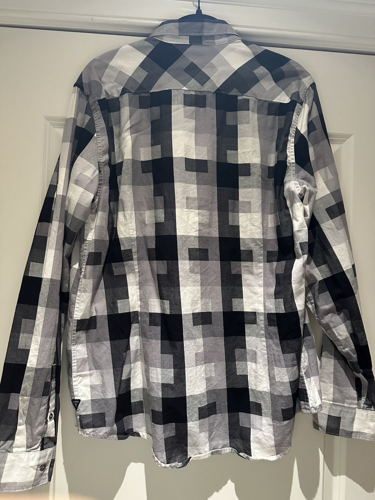 Guess Guess Geometric Long Sleeve Button Down Size US L / EU 52-54 / 3 - 5 Thumbnail