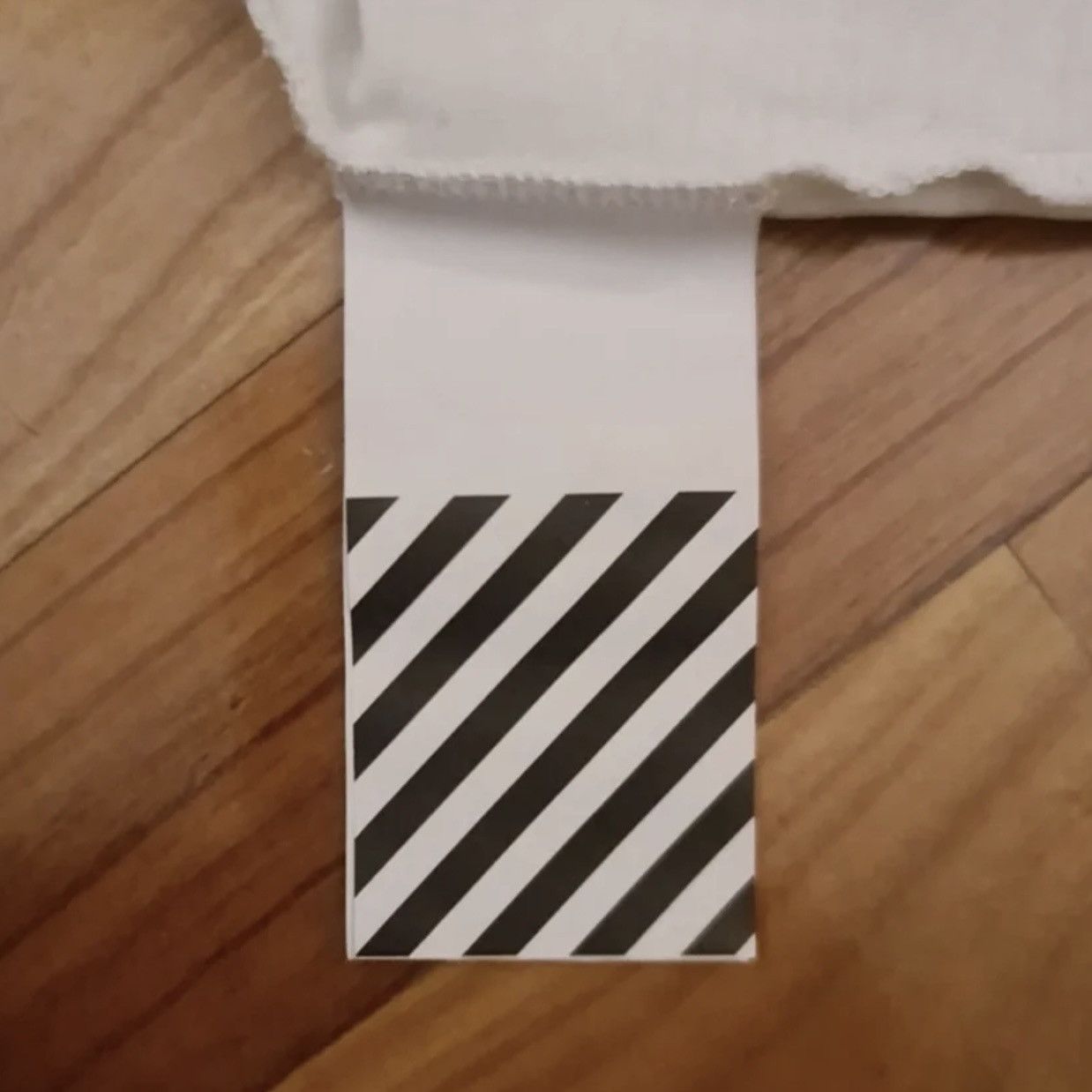 Off-White Off-White "Unfinished" S/S slim tee white silver. Size US S / EU 44-46 / 1 - 6 Thumbnail