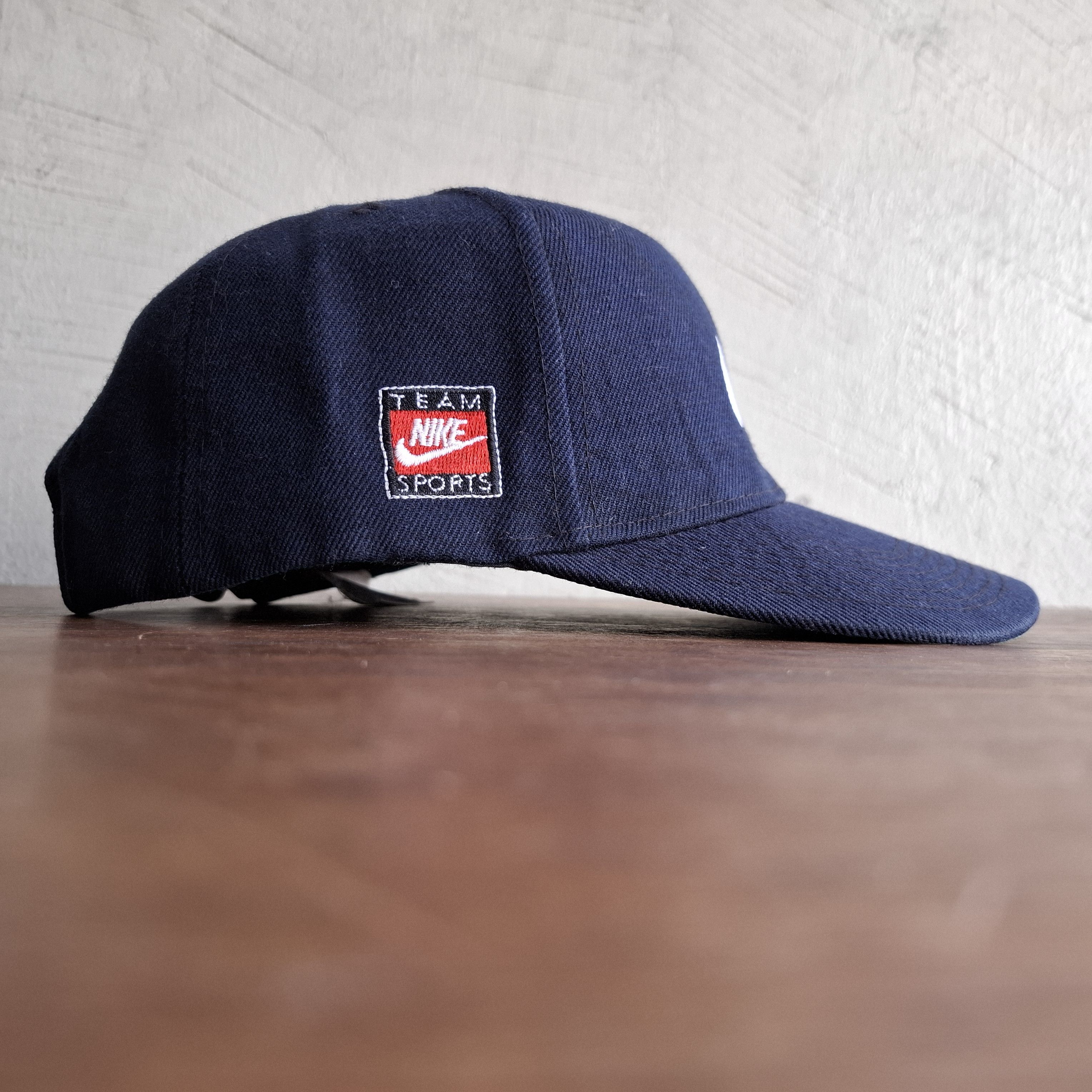 Nike VINTAGE NIKE TEAM SPORTS SWOOSH SNAPBACK Size ONE SIZE - 3 Thumbnail