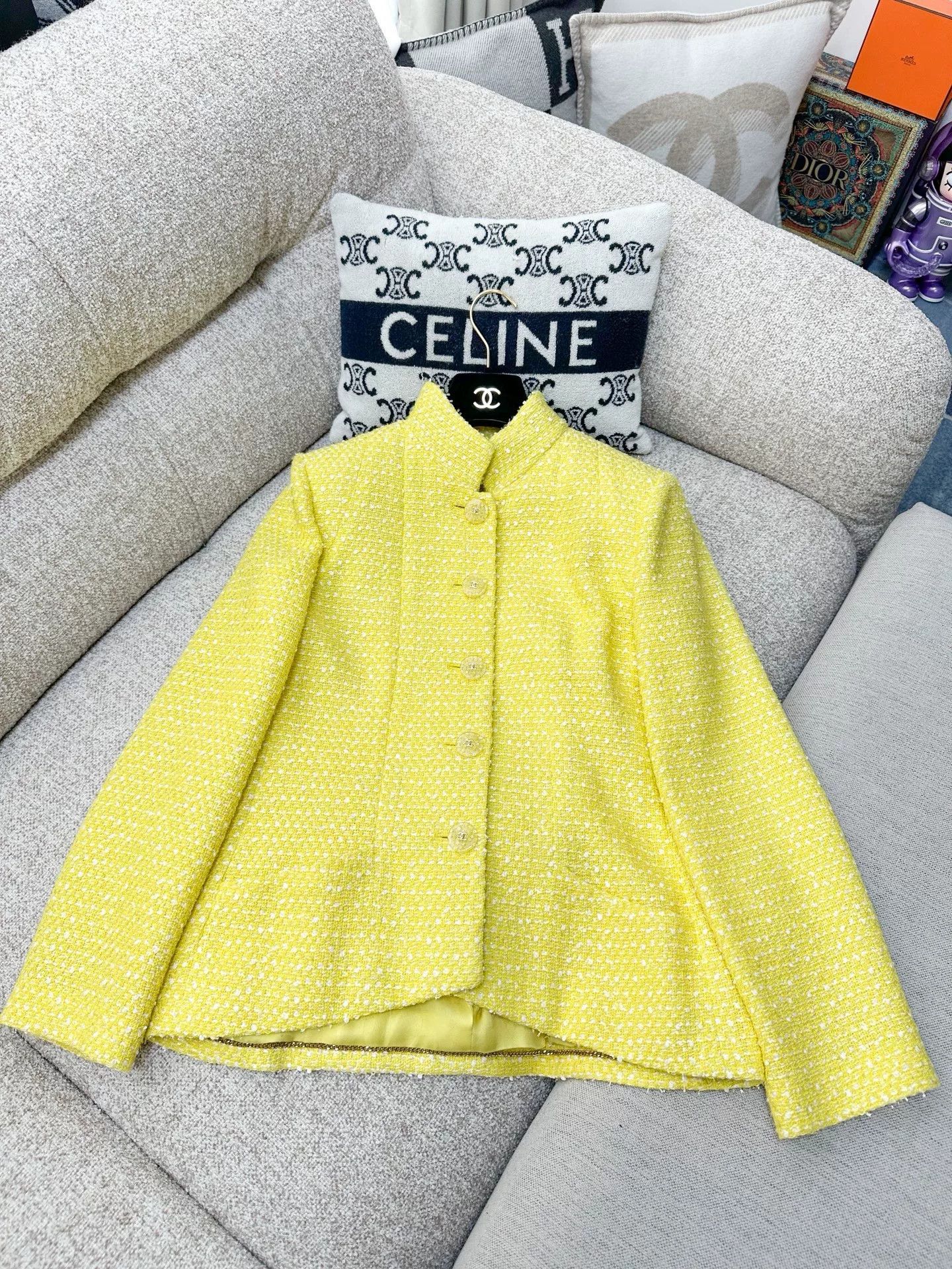 Chanel Chanel 19S Yellow Tweed Jacket Size US S / EU 44-46 / 1 - 1 Thumbnail
