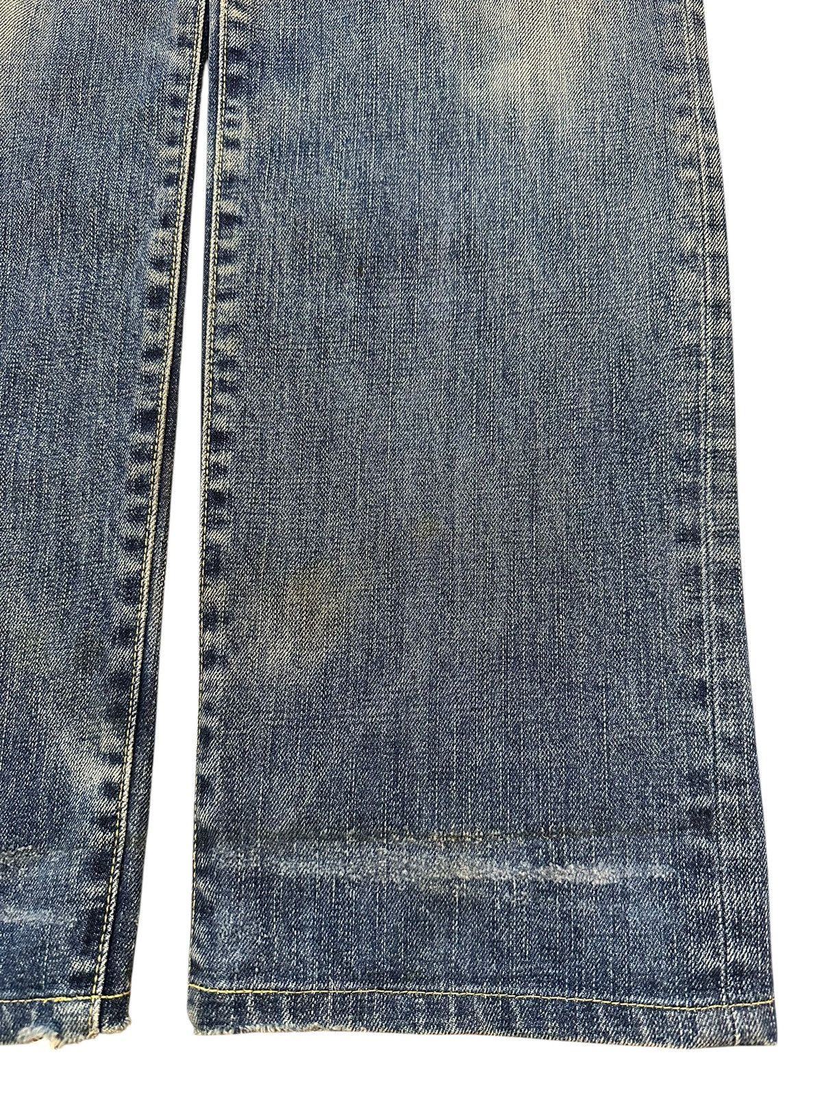 Uniqlo Vintage Japanese Uniqlo Mud Faded Wash Distress Style Jeans Size US 31 - 8 Thumbnail