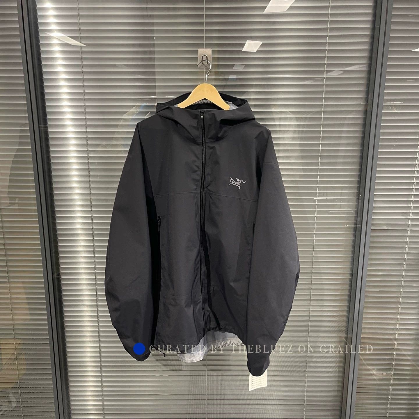 Arc'teryx Black Hard Shell Rain Jacket in XXL Size US XXL / EU 58 / 5 - 1 Thumbnail