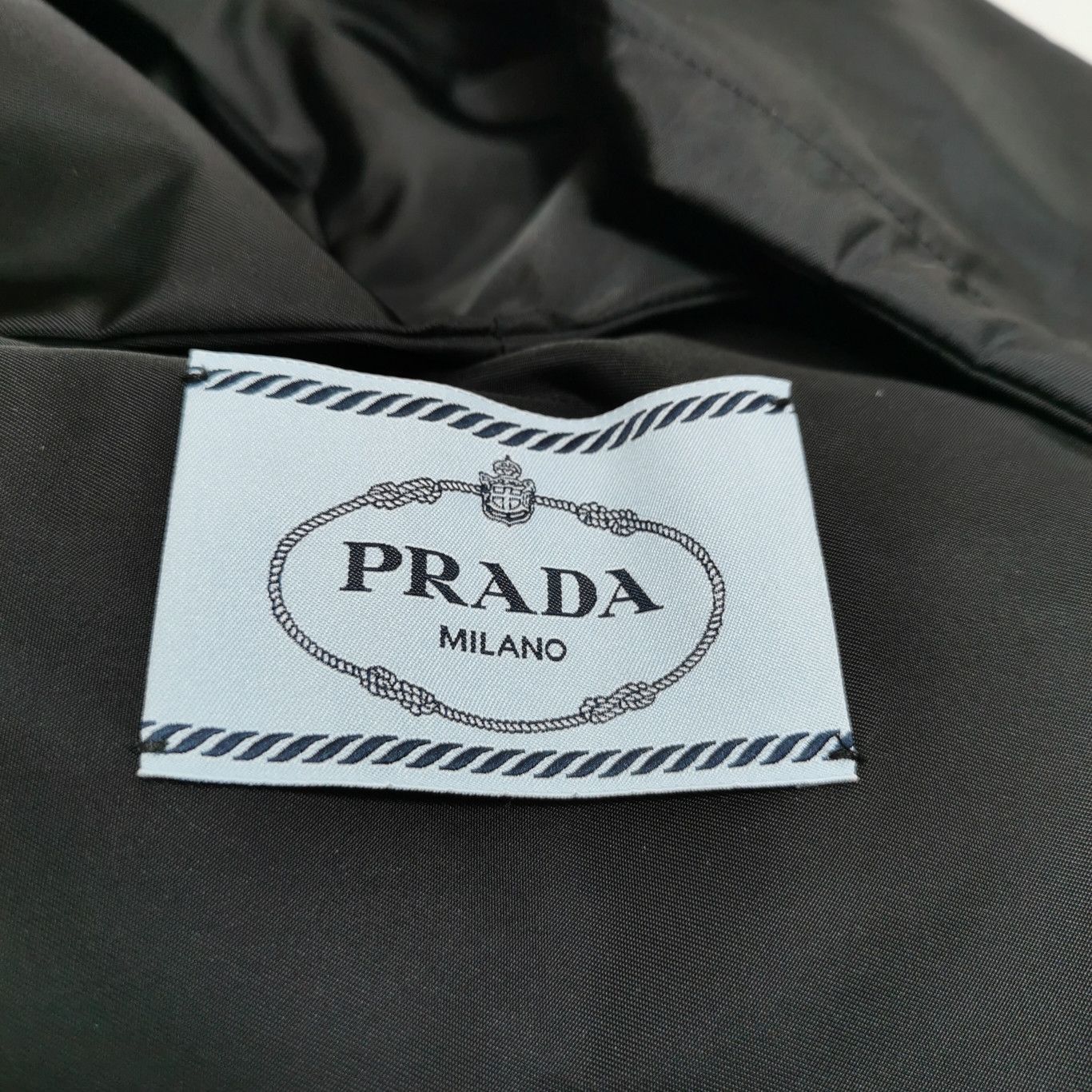 Prada Prada Solid Black Hooded Coat Size 36 . Size XS / US 0-2 / IT 36-38 - 3 Thumbnail