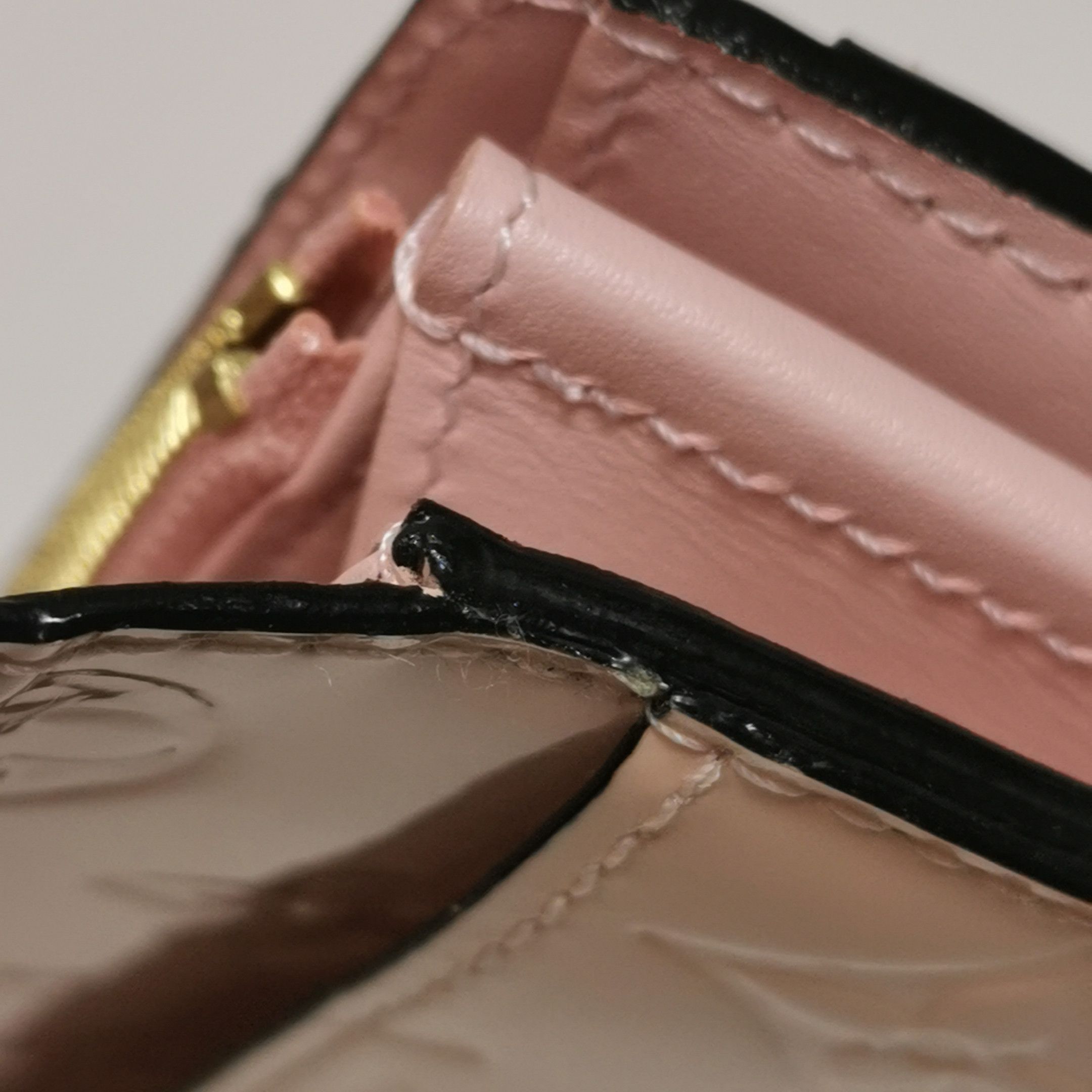 Louis Vuitton Louis Vuitton (LV) Sarah patent leather embossed monogram s Size ONE SIZE - 9 Thumbnail