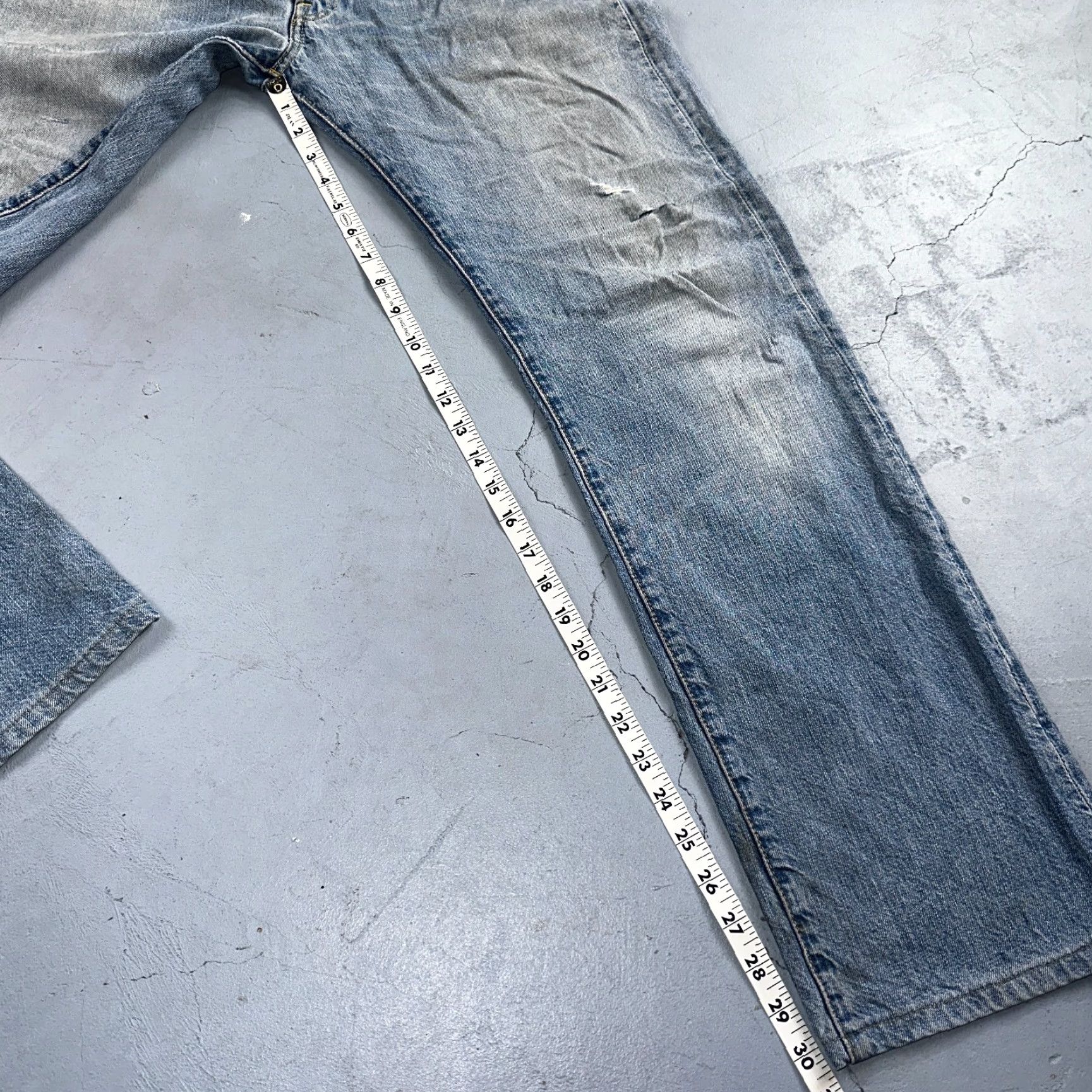 Levi's Levis 501 Vintage Y2K Straight Jeans 34x34 34 Inseam Blue Light Wash 90s Mens Levi's 501 Series Jeans Size US 34 / EU 50 - 7 Thumbnail