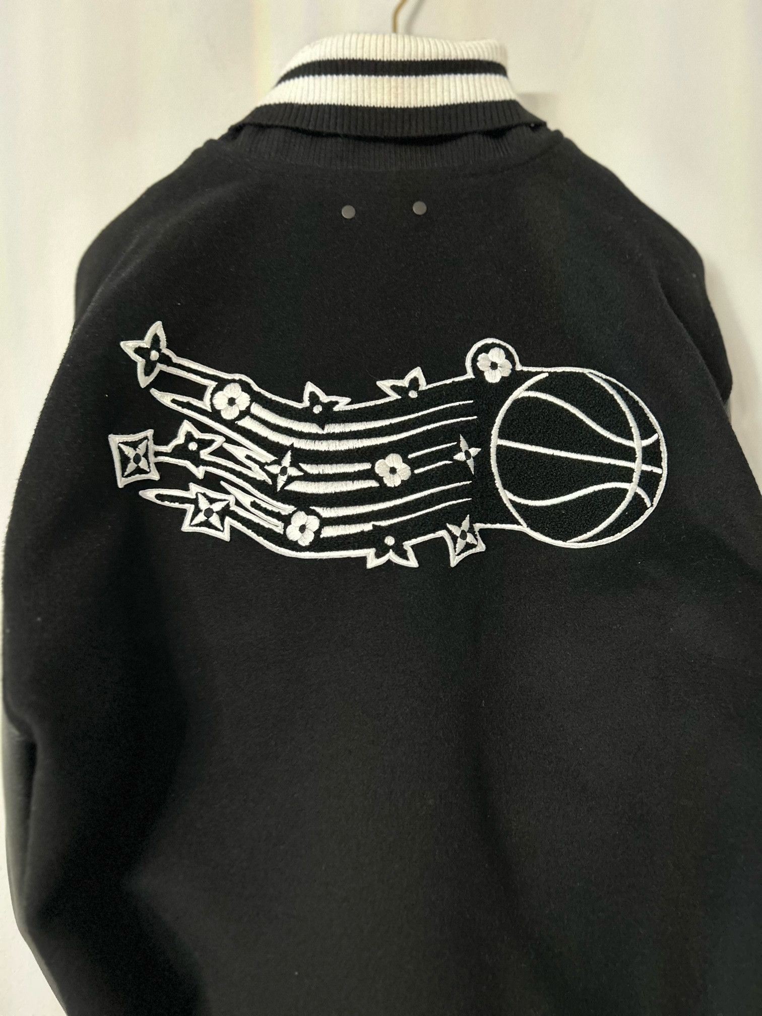 Louis Vuitton × Virgil Abloh Louie Vuitton Virgil Abloh NBA jacket Size US L / EU 52-54 / 3 - 9 Thumbnail