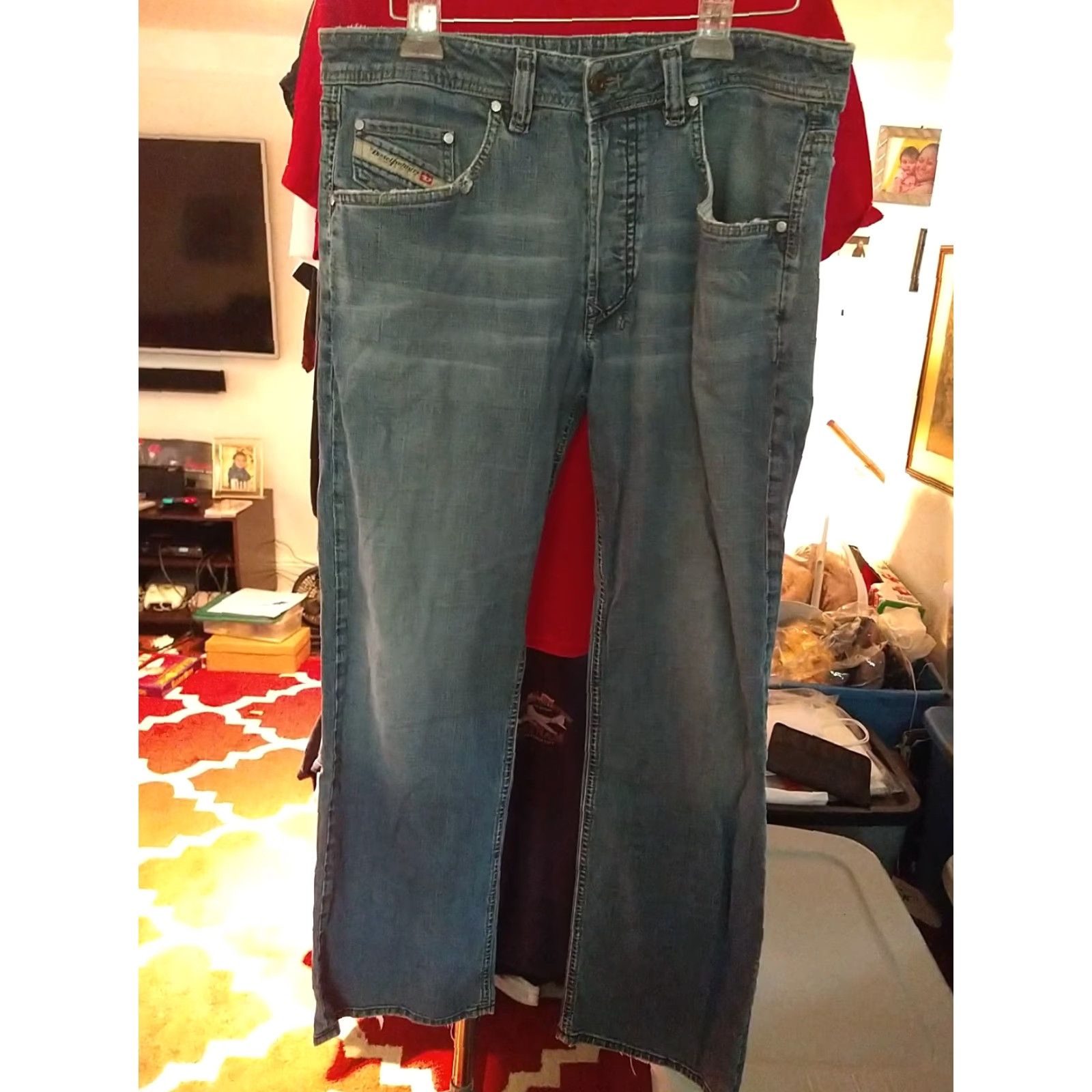 Diesel VINTAGE Diesel Jeans Size 33 Made In Italy Straight Leg Button Fly Men Denim Blue 31in Inseam Adult Mens Regular 33 Size US 33 - 2 Thumbnail