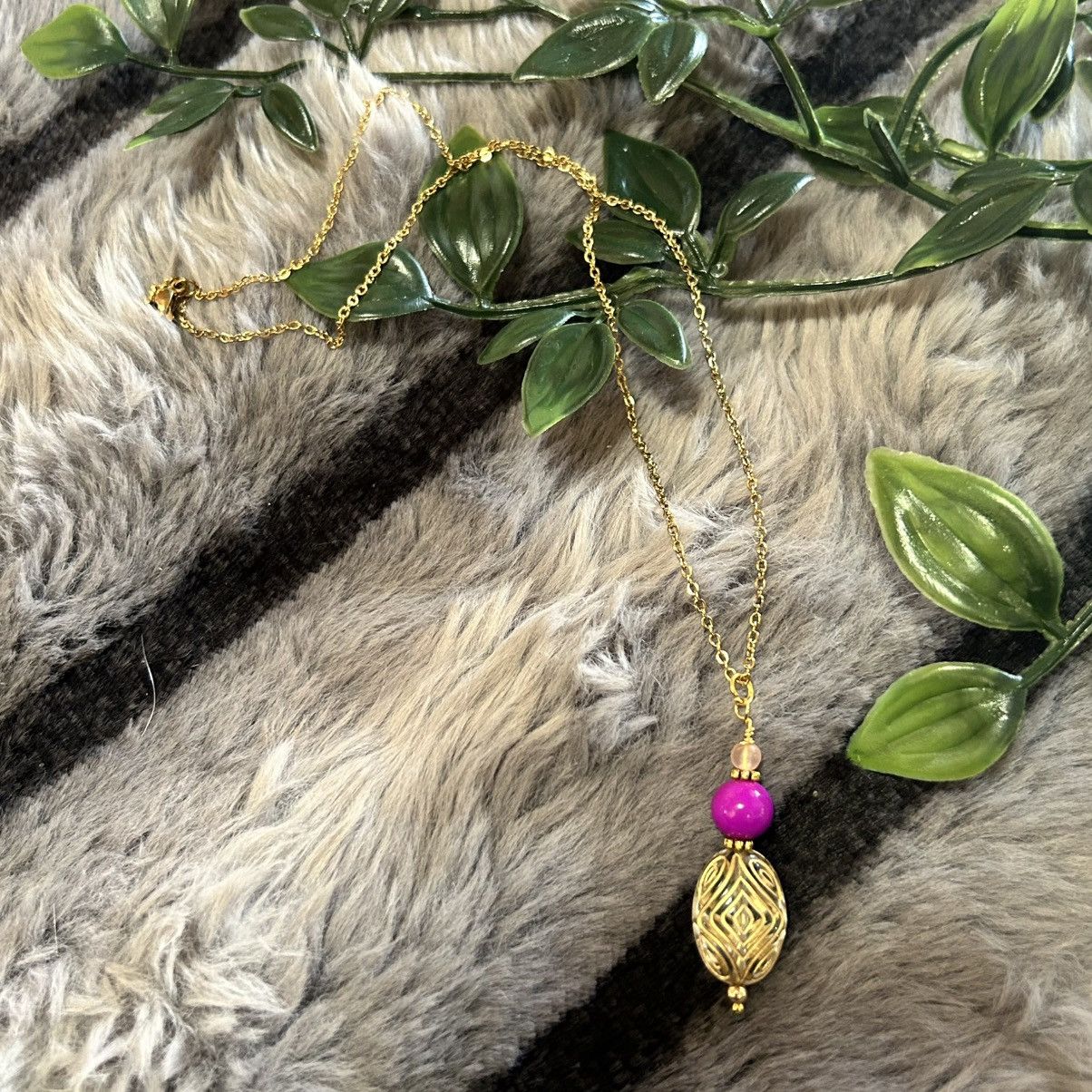 Handmade Handcrafted elegant glass beaded pendant on chain necklace Size ONE SIZE - 6 Thumbnail