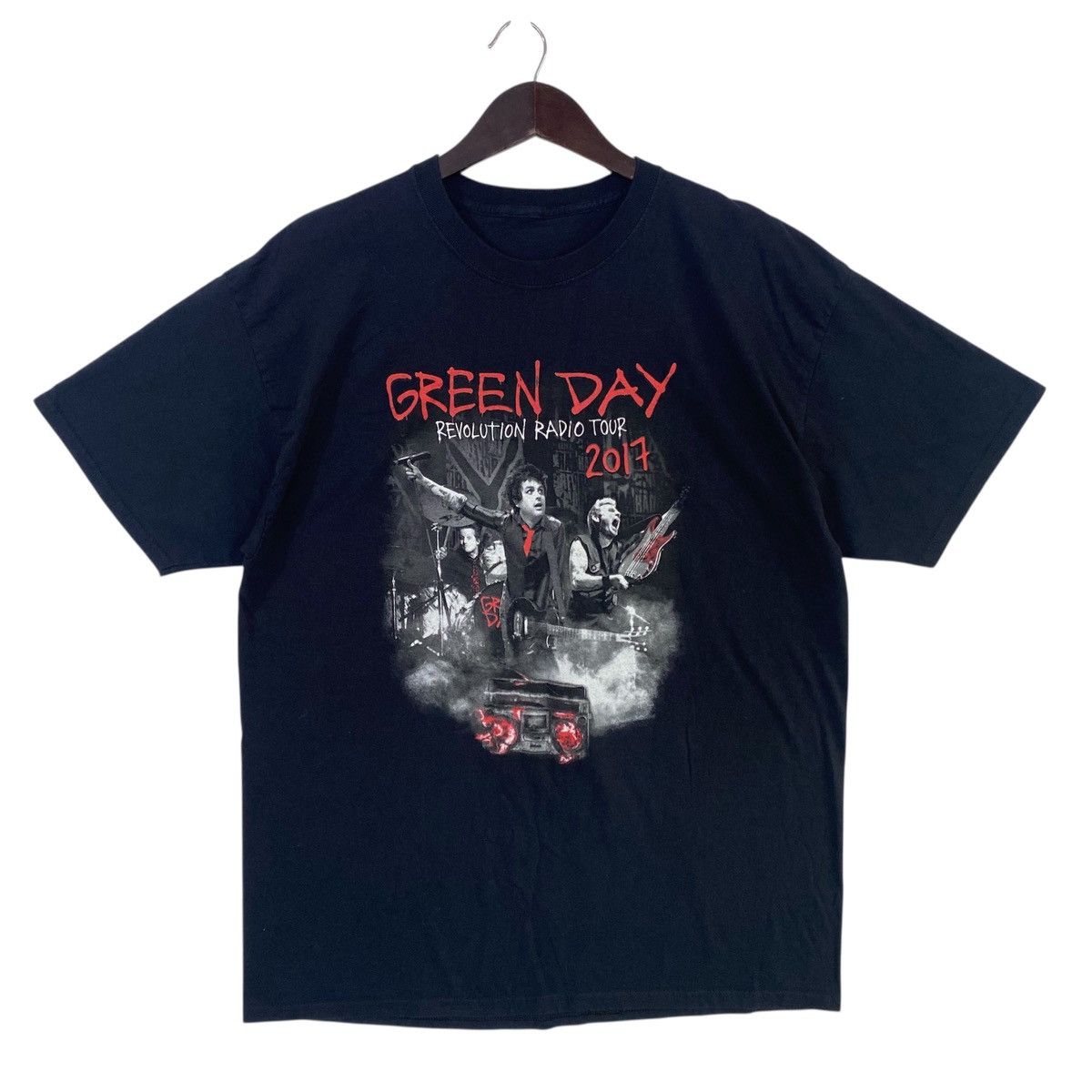 Band Tees 💥GREENDAY punkrock band revolution radio album 2017 shirt Size US XL / EU 56 / 4 - 2 Thumbnail