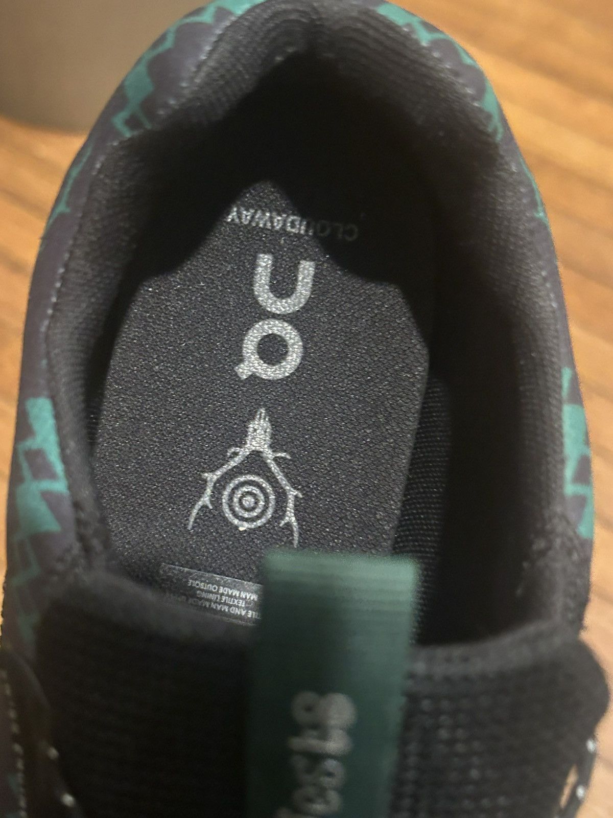 On × South2 West8 Cloudaway Black/Evergreen Running Shoe Size US 13 / EU 46 - 7 Thumbnail