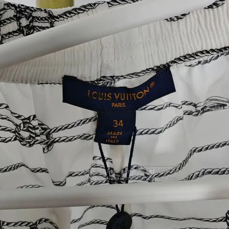 Louis Vuitton Louis Vuitton Summer White Silk Logo Shorts . Size 23" - 4 Thumbnail