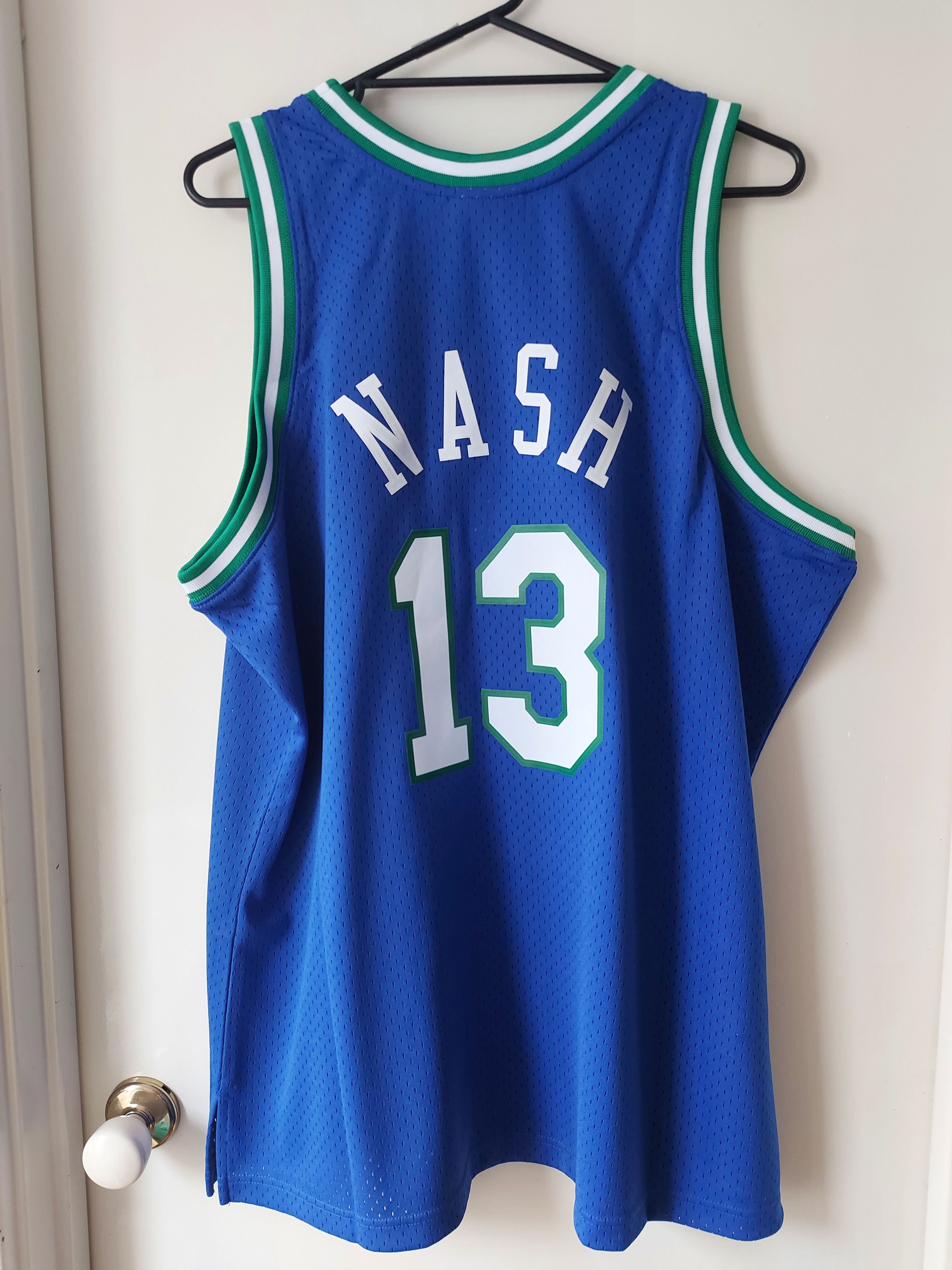 Mitchell & Ness Steve Nash Mavericks '98-'99 Mitchell & Ness NBA Jersey Size US XXL / EU 58 / 5 - 2 Thumbnail