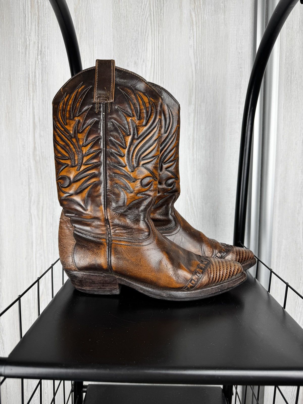 Cowboy Equipment Vintage Cowboy Western Leather Faded distressed boots sz 38 Size US 8 / IT 38 - 8 Thumbnail