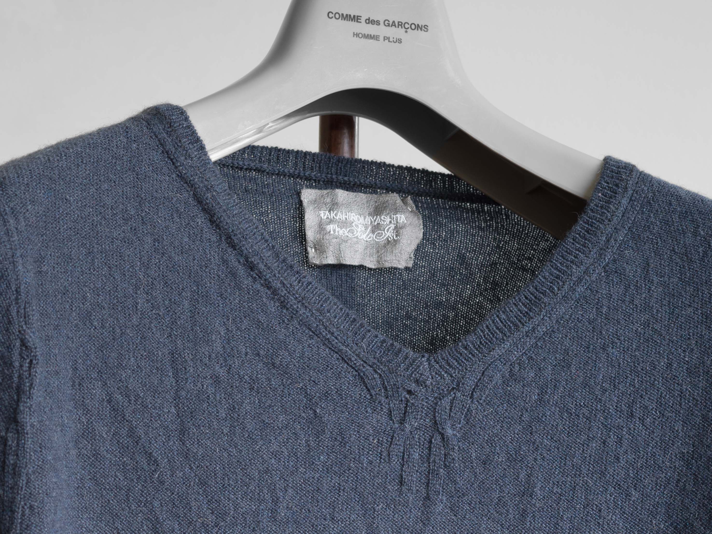 Takahiromiyashita The Soloist. AW2010 TAKAHIROMIYASHITA The Soloist CAMEL SILK KNIT V-NECK Size US S / EU 44-46 / 1 - 6 Thumbnail