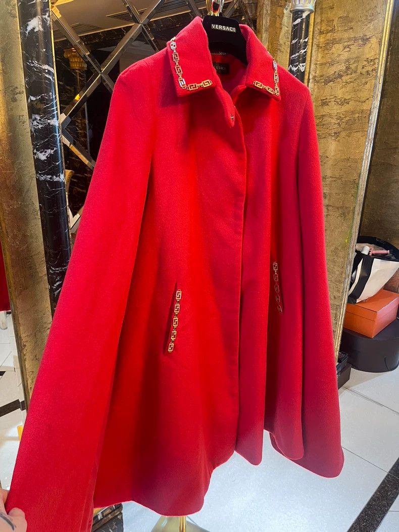 Versace Versace Classic back pattern logo wool cape coat Size M / US 6-8 / IT 42-44 - 2 Thumbnail
