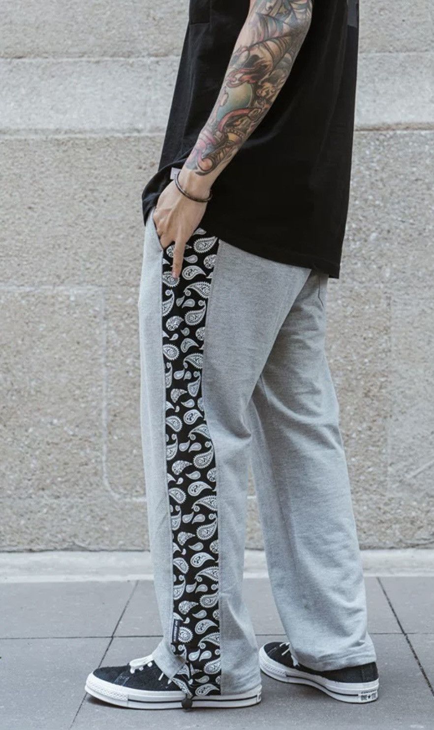 image of Vintage Avant Garde Retro Side Paisley Pants Sweatpants Jogger in Grey, Men's (Size 30)