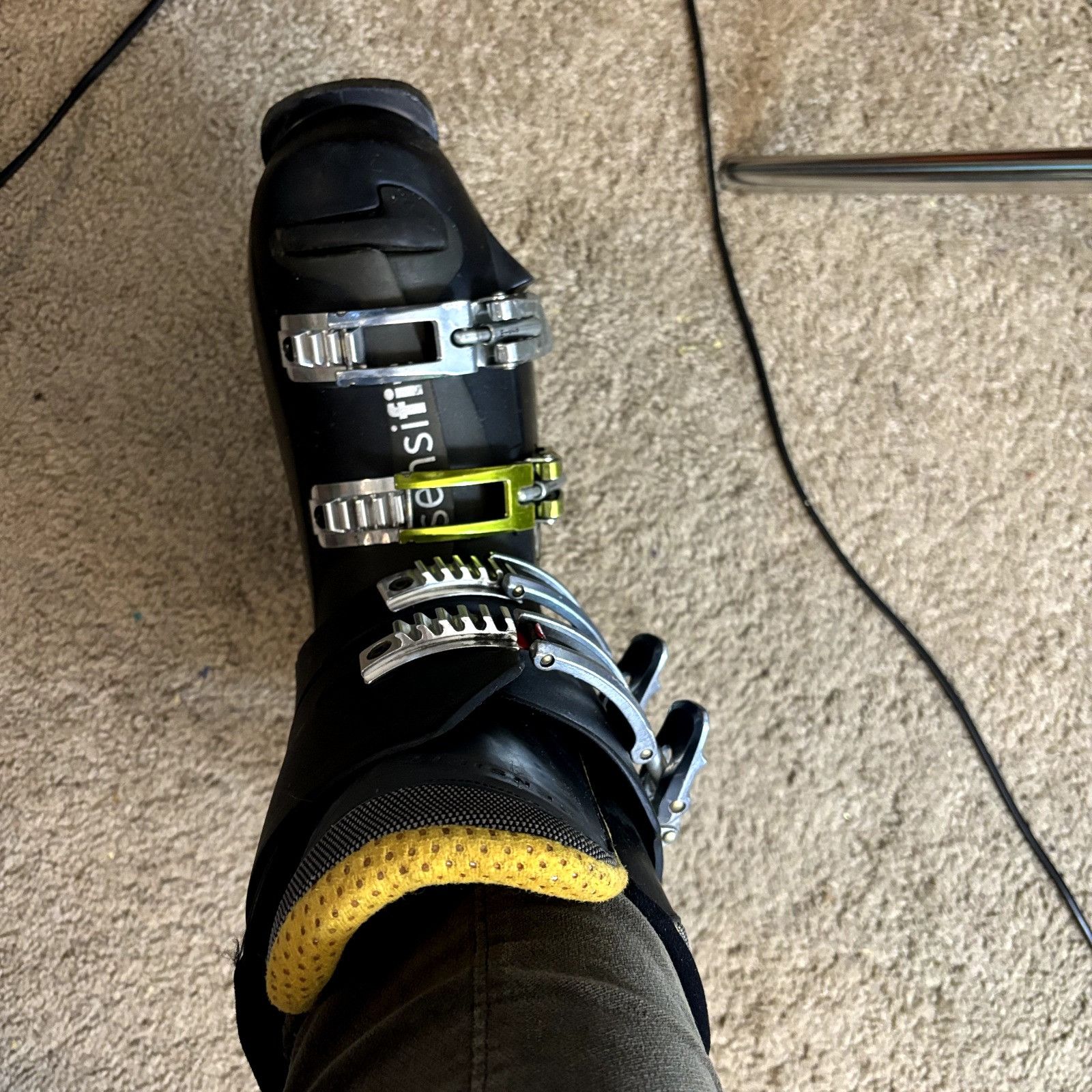 Salomon Salomon X-Wave 8.0 3D Buckle, 315mm Black Downhill Ski Boots Size US 13 / EU 46 - 13 Thumbnail