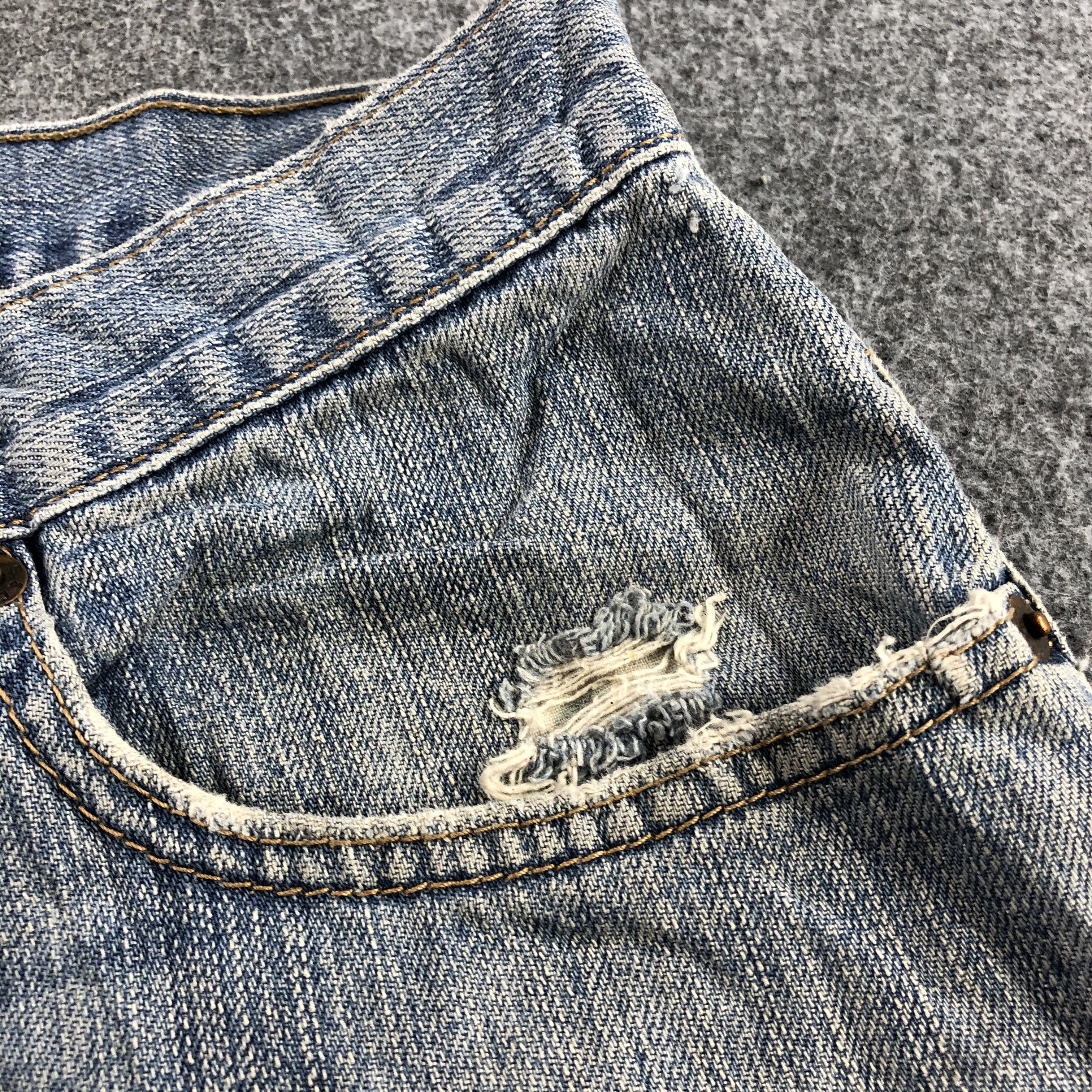 Levi's Vintage Blue Wash Levis 559 Jeans-J2433 Size US 35 - 11 Thumbnail