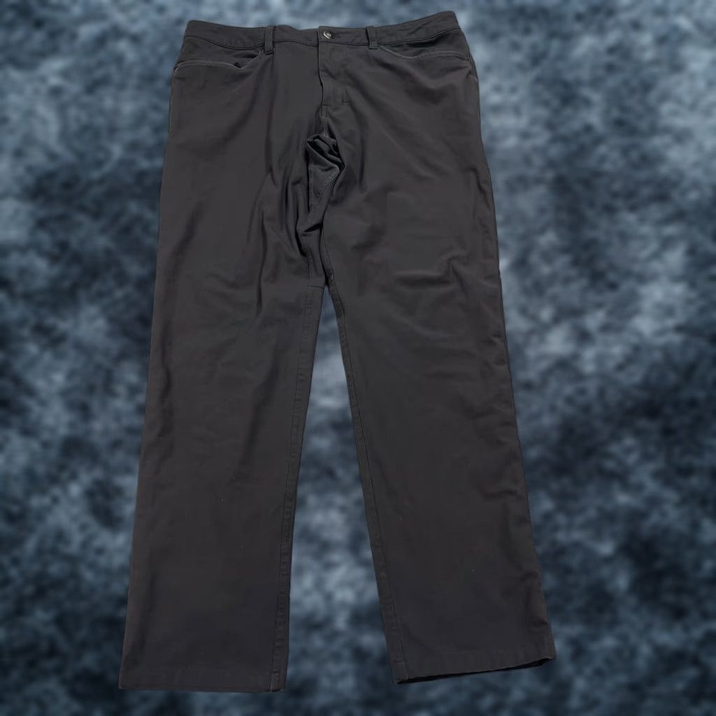 Lululemon Lululemon Pants Mens 34x30 Black Warpstreme Slim Casual Chino Button Preppy ABC Pants Mens 34 Black Warpstreme Sl im Casual Chino Button Preppy Size US 34 / EU 50 - 1 Thumbnail