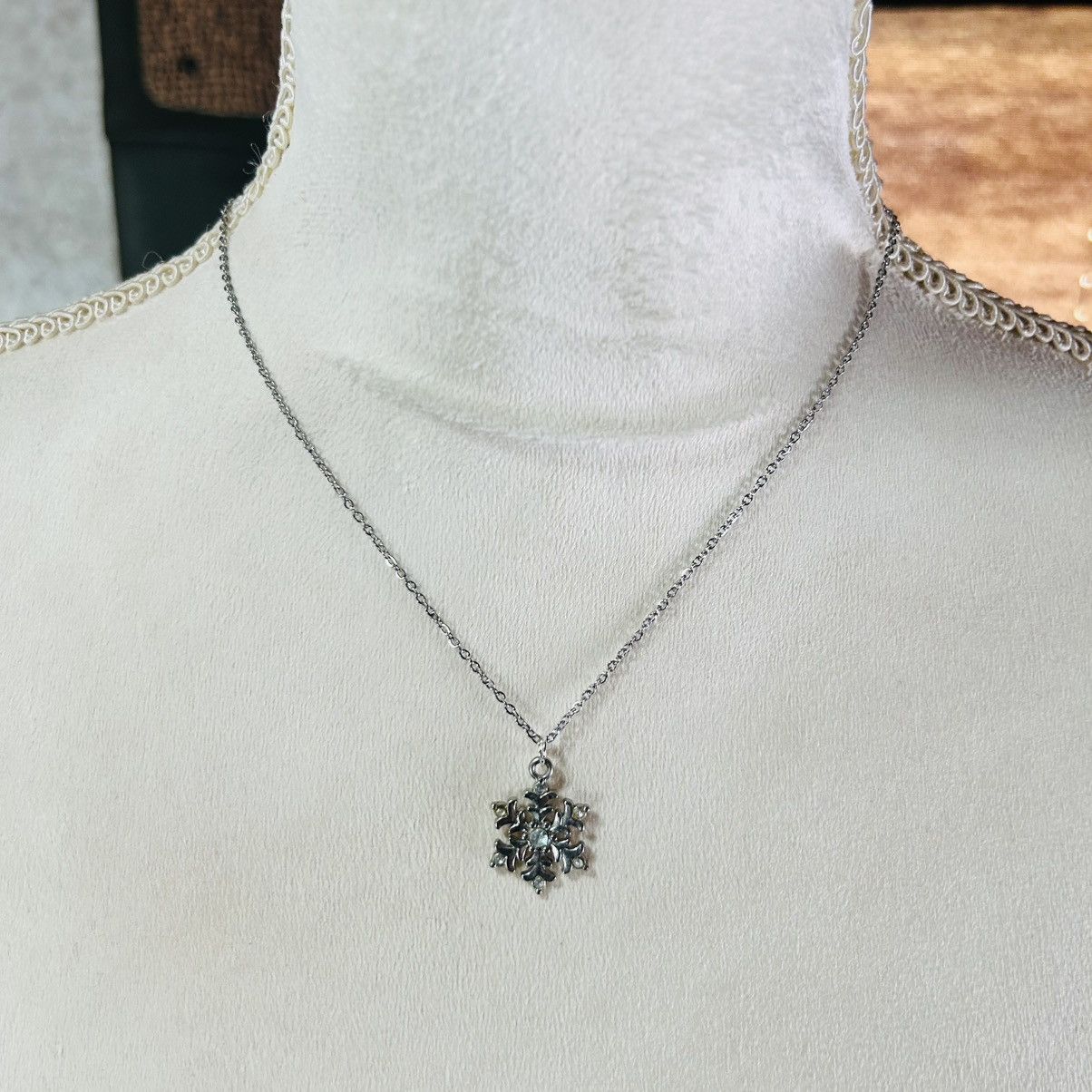 Handmade Handcrafted salvaged vintage rhinestone snowflake necklace Size ONE SIZE - 3 Thumbnail