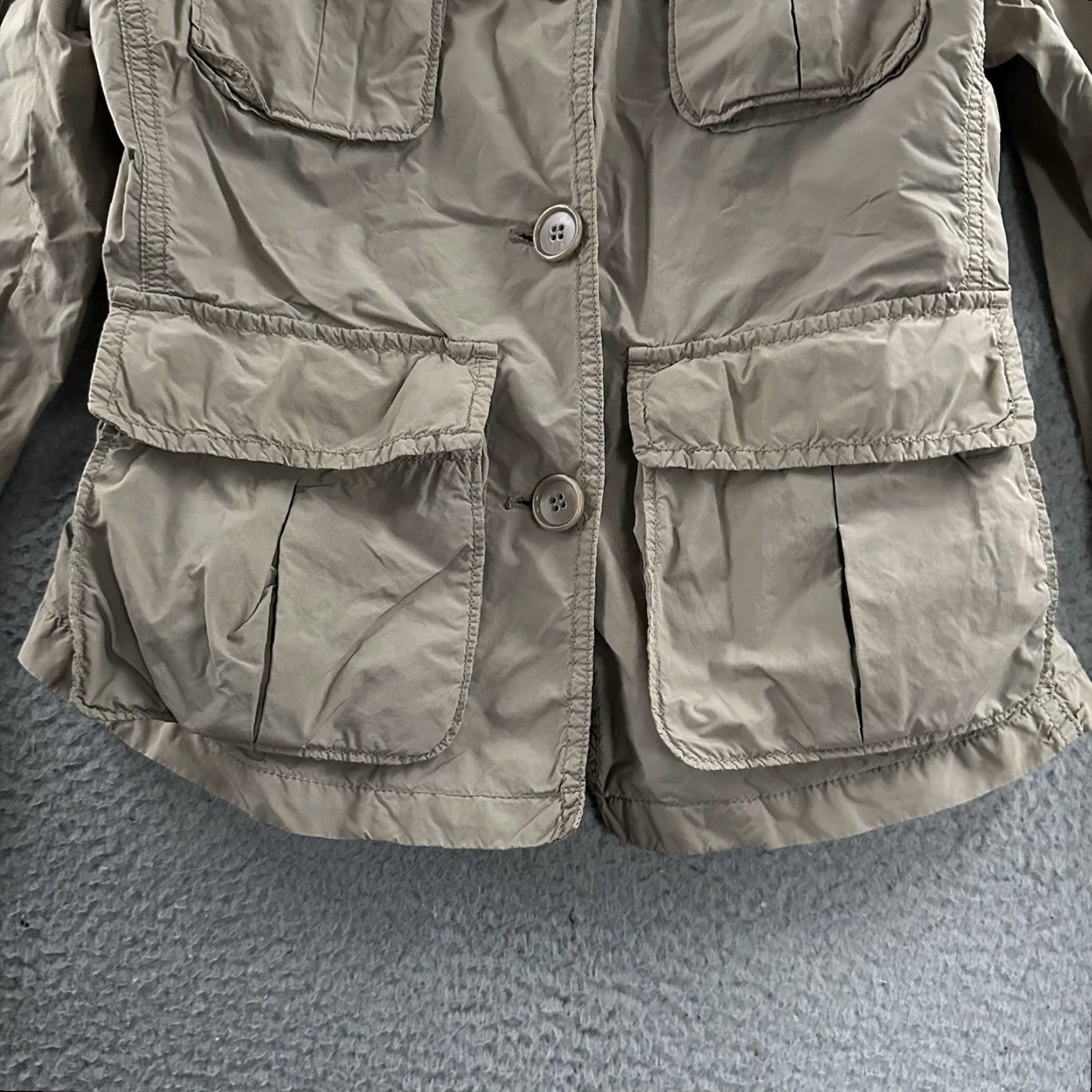 Aspesi Aspesi Jacket Women XS Beige Lightweight Button Polyester Polyamide Clothes Basic 90s? (No, must only use original words. Avoid adding new info) Size XS / US 0-2 / IT 36-38 - 3 Thumbnail