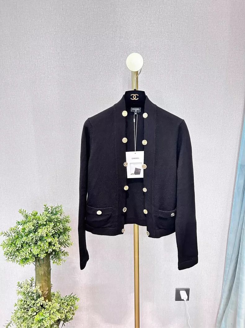Chanel Chanel 22 Gold Button Cashmere Cardigan - dmc Size US S / EU 44-46 / 1 - 1 Thumbnail