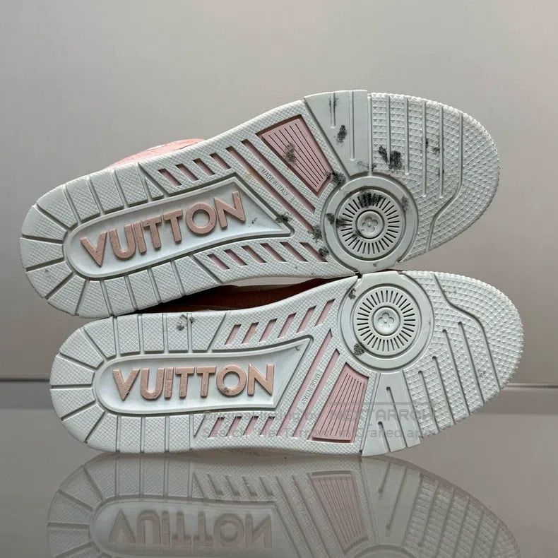 Louis Vuitton Louis Vuitton Trainer's New Litchi Peel White Powder shoes Size US 4 / IT 34 - 8 Thumbnail