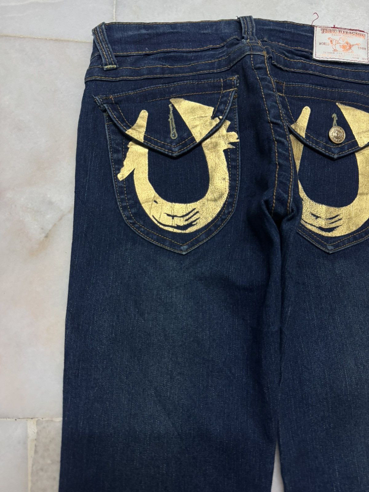 True Religion 💥RARE💥TRUE RELIGION INDIGO FLARE TWIST LEG GOLD LOGO RARE Size US 28 / EU 44 - 15 Thumbnail