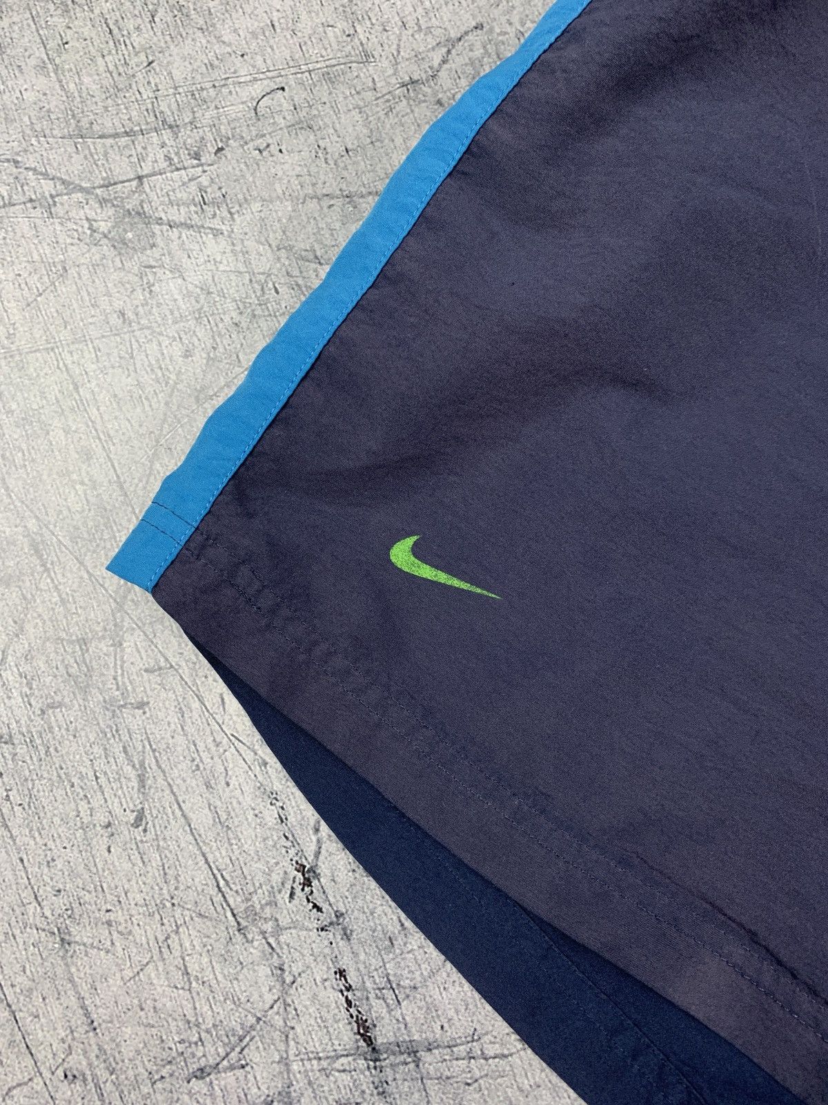 Nike Iconic Vintage Nike Big Logo Swim Shorts Faded Y2K Size XXL Size US 38 / EU 54 - 2 Thumbnail