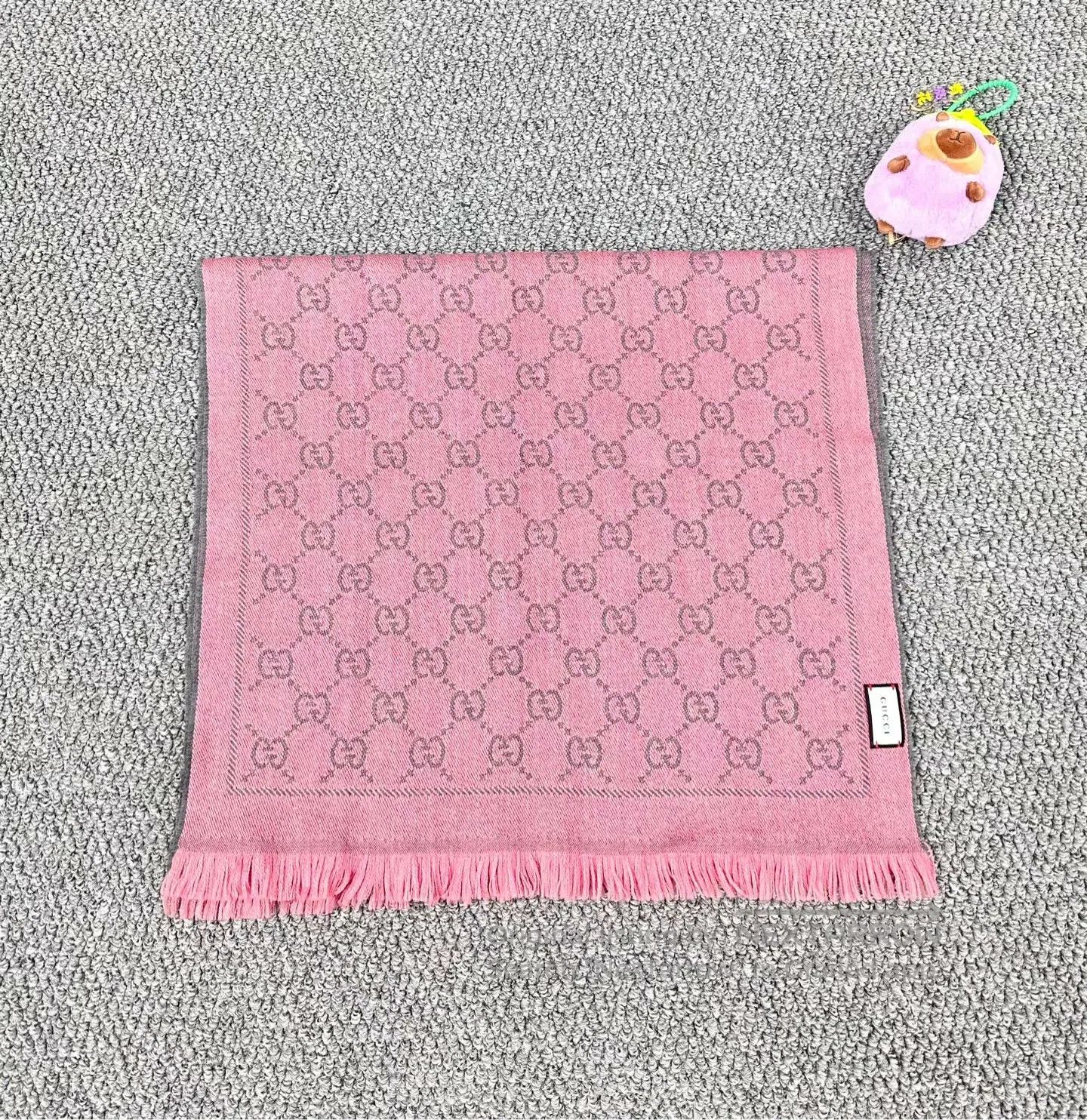 Gucci Guicci Gray-pink double-sided full print logo fringed wool Size ONE SIZE - 3 Thumbnail