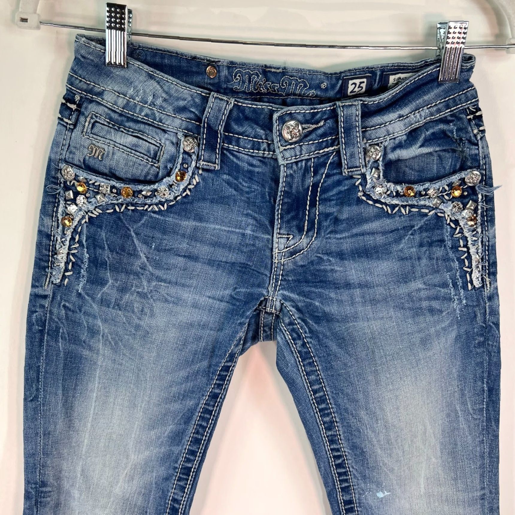 Miss Me Miss Me Jeans Women’s Cropped Denim 25 Regular Blue 28x21 Embroidered Rhinestone Studded 90s Rock Logo Mens? Size 42" / US 20 - 3 Thumbnail
