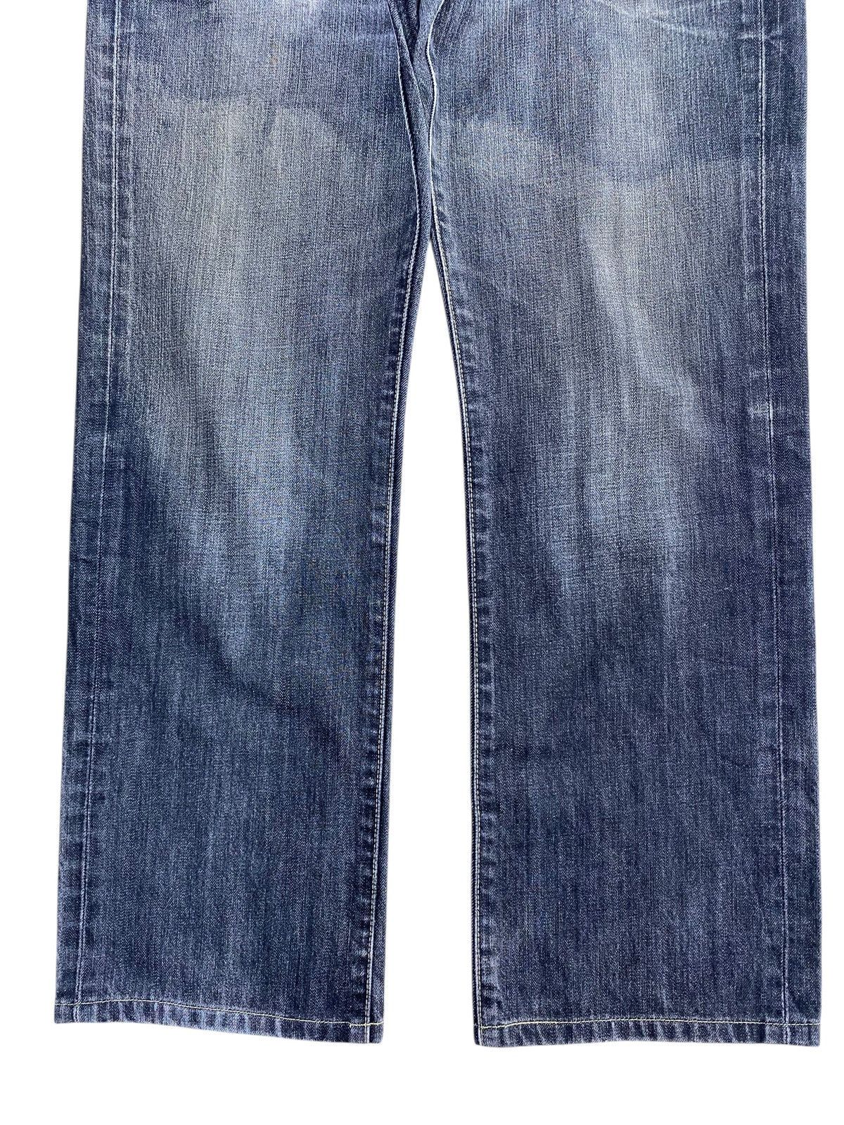 Uniqlo Vintage Japanese Uniqlo Faded Wash Loose Ripped Jeans Size US 33 - 9 Thumbnail