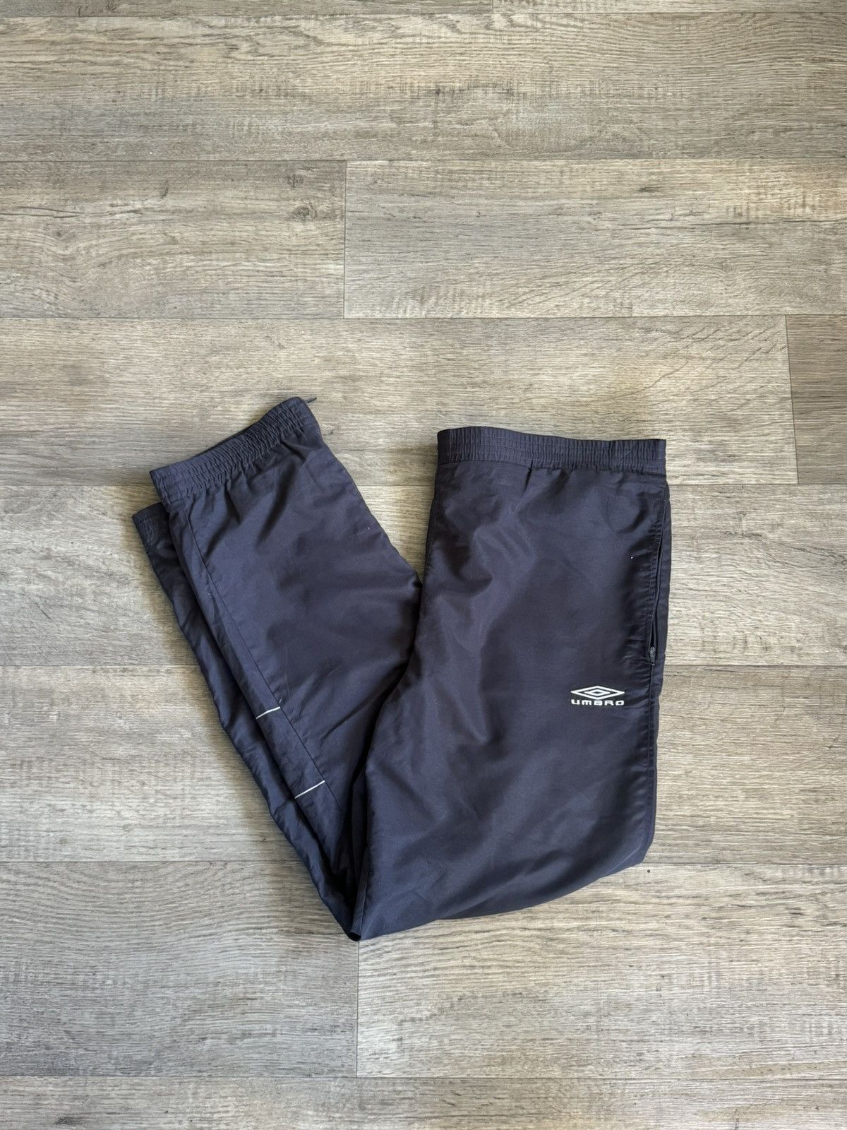 Umbro Vintage Umbro Sweatpants Size US 36 / EU 52 - 1 Thumbnail