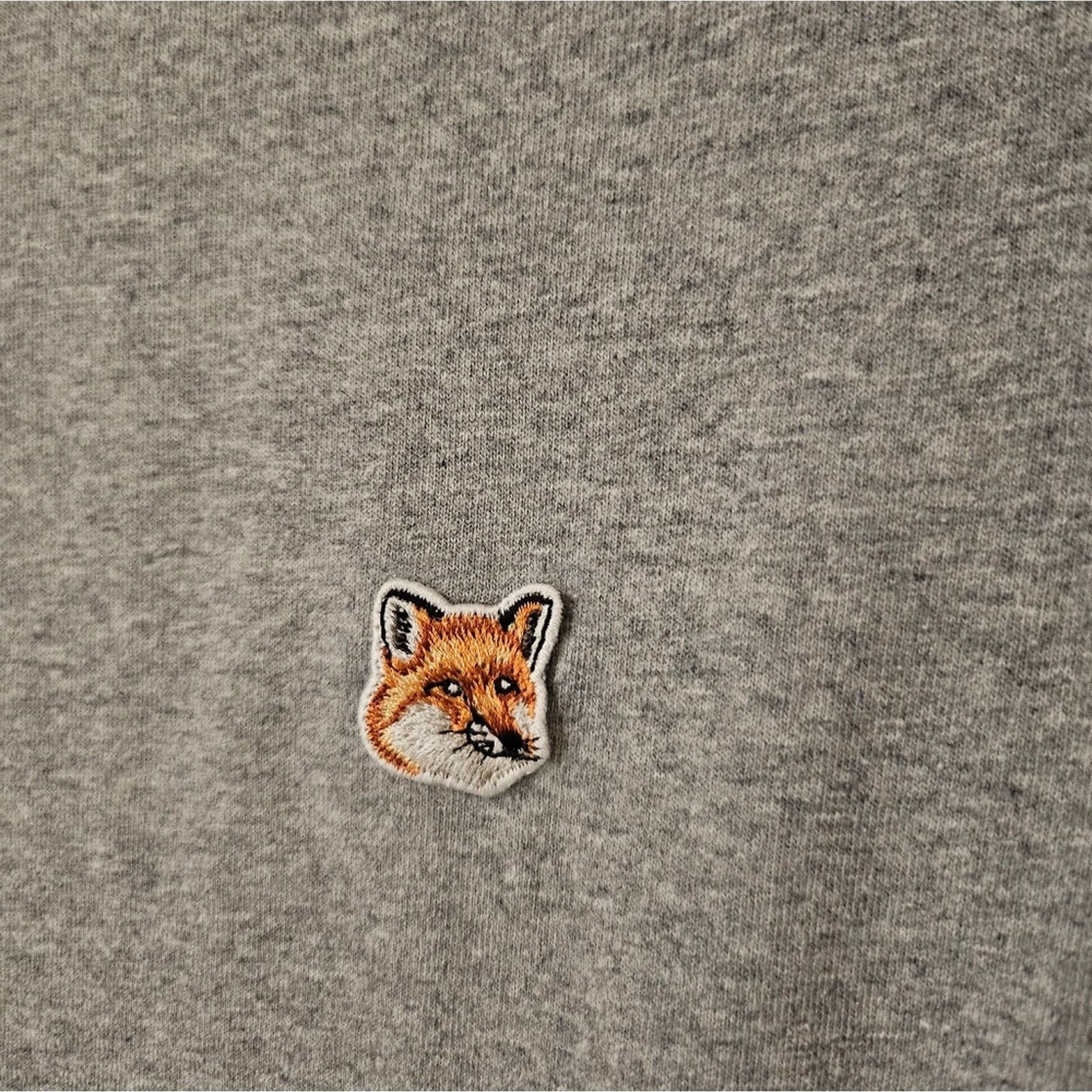 Maison Kitsune MAISON KITSUNE Gray Short Sleeve Tee Fox head patch Paris XS Size XS / US 0-2 / IT 36-38 - 4 Thumbnail
