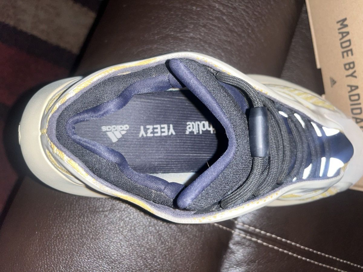 Yeezy YEEZY 700 V3 - SEND OFFERS ‼️ Size US 9.5 / EU 42-43 - 8 Thumbnail
