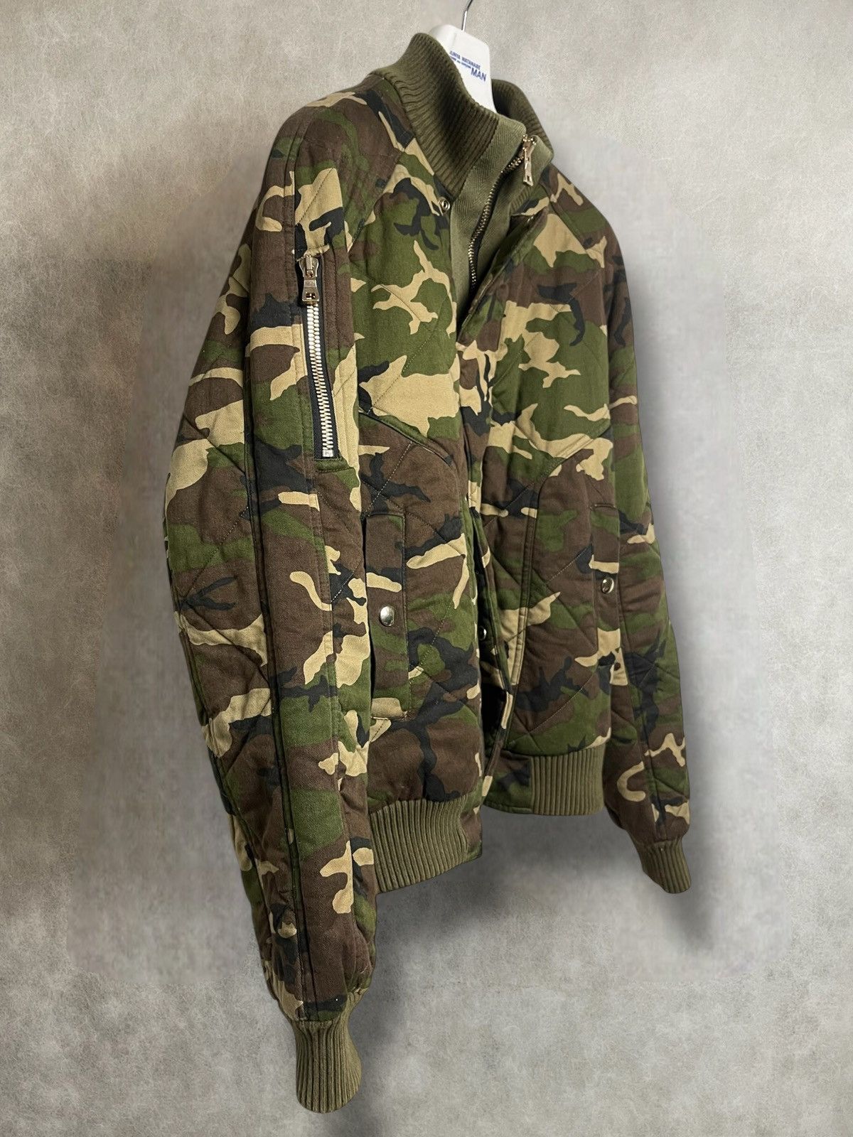 Balmain Runway Fw17 Balmain quilted padded cotton camo bomber jacket Size US M / EU 48-50 / 2 - 7 Thumbnail