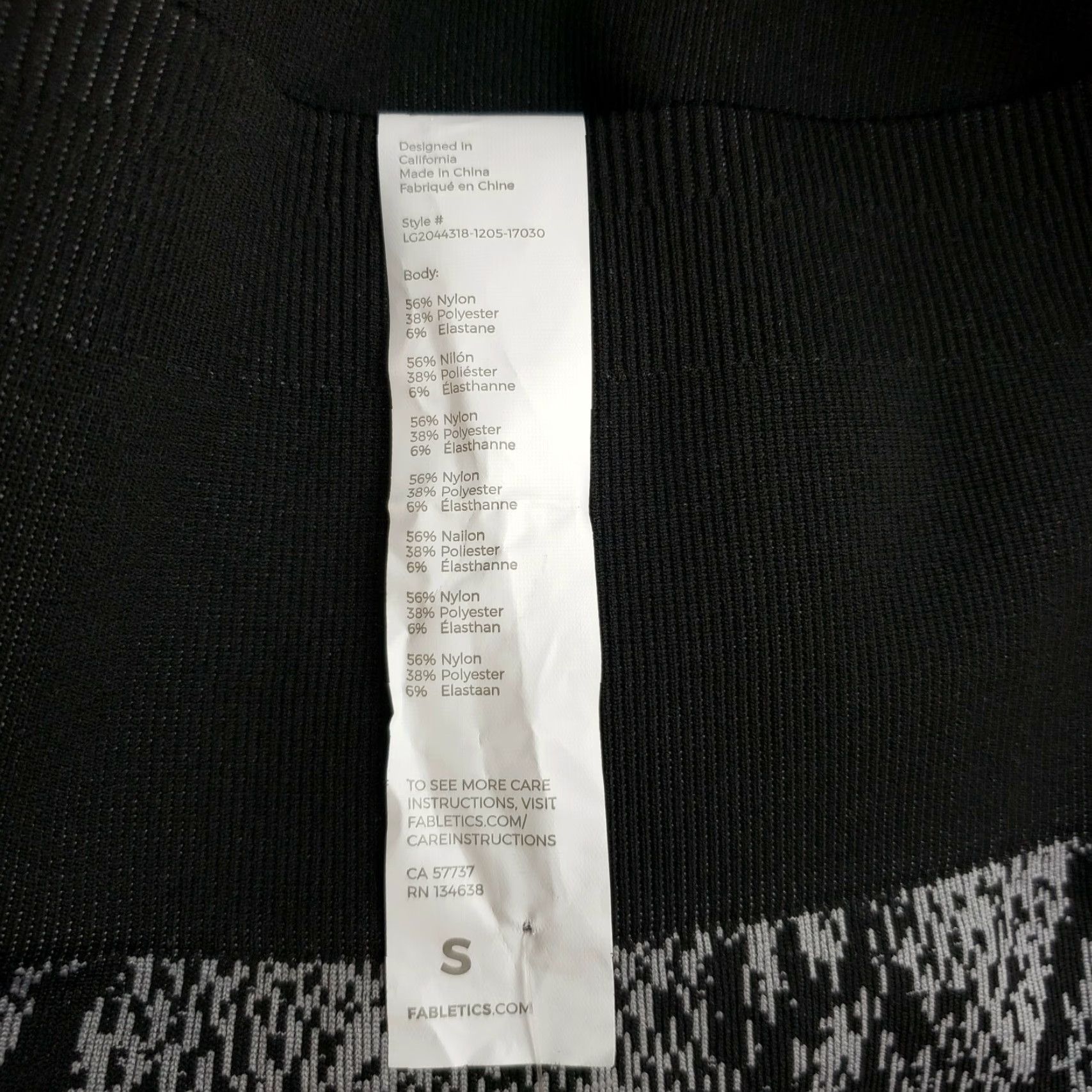 Fabletics Fabletics Womens High Waisted Seamless Snakeskin 7/8 Leggings Sz Small Black Size 28" / US 6 / IT 42 - 6 Thumbnail