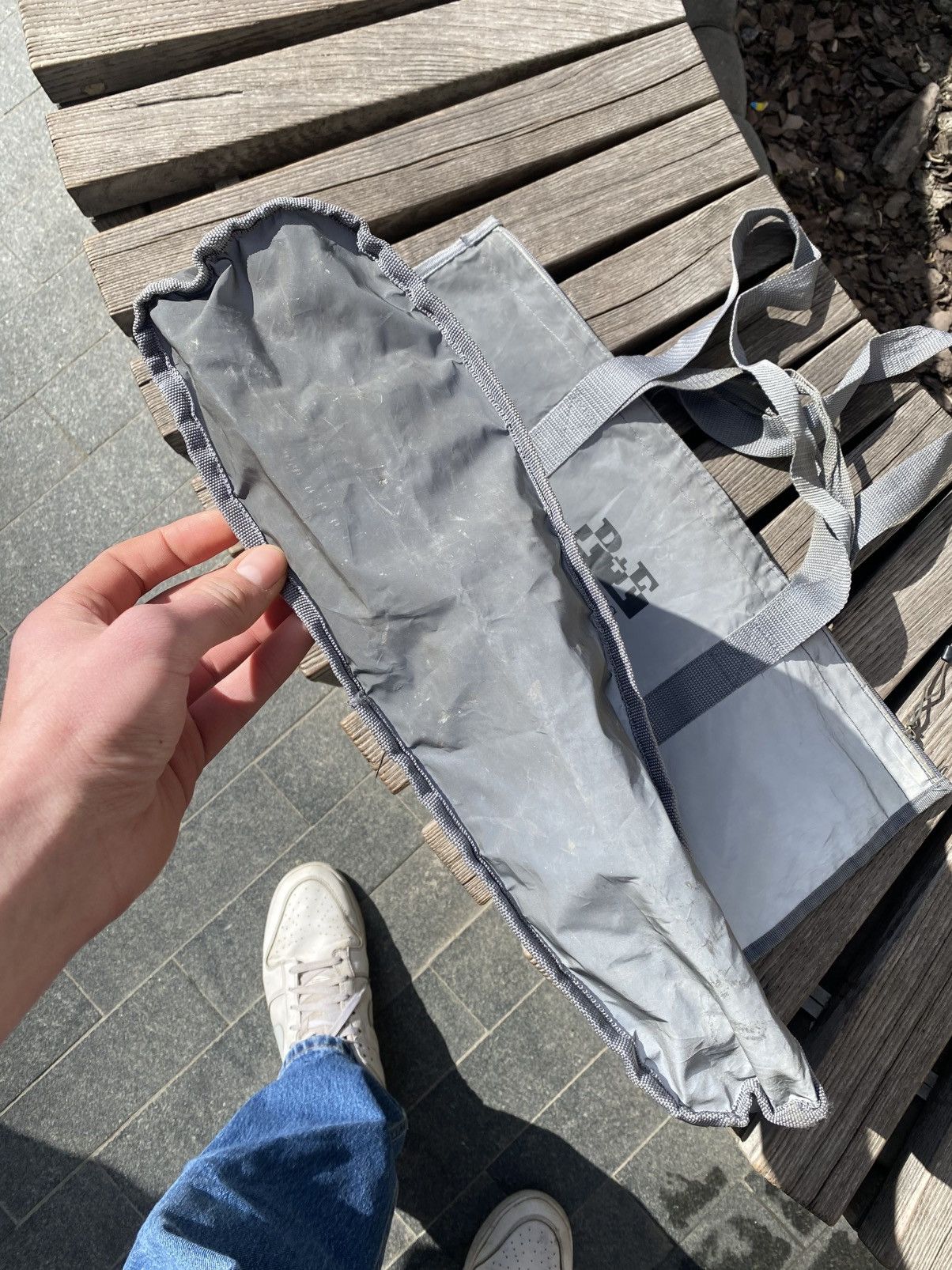 Guess × Places + Faces Places + Faces x GUESS Jeans U.S.A. Reflective Tote Bag Size ONE SIZE - 5 Thumbnail