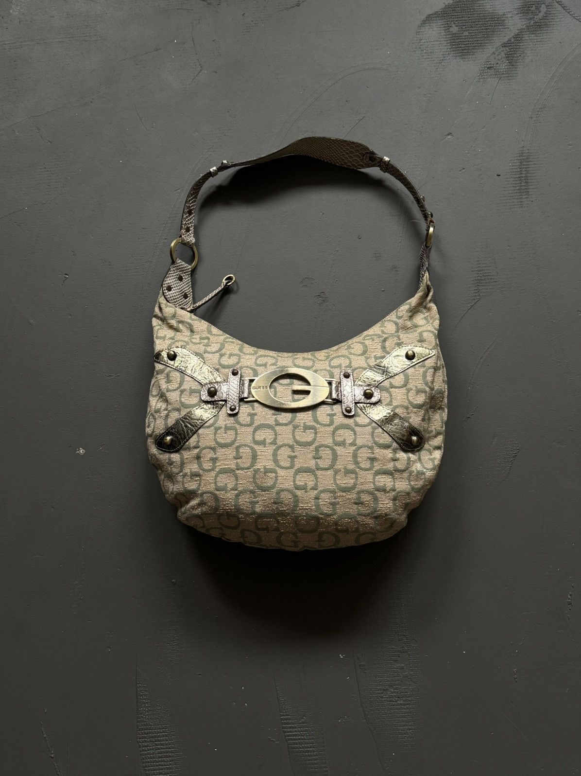 00s Guess Vintage Monogram Shoulder Bag Avantgarde Y2K