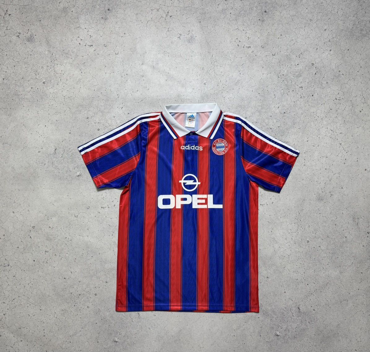 Adidas Adidas FC Bayern Munich 1995/1997 Vintage Soccer Jersey Size US L / EU 52-54 / 3 - 1 Thumbnail